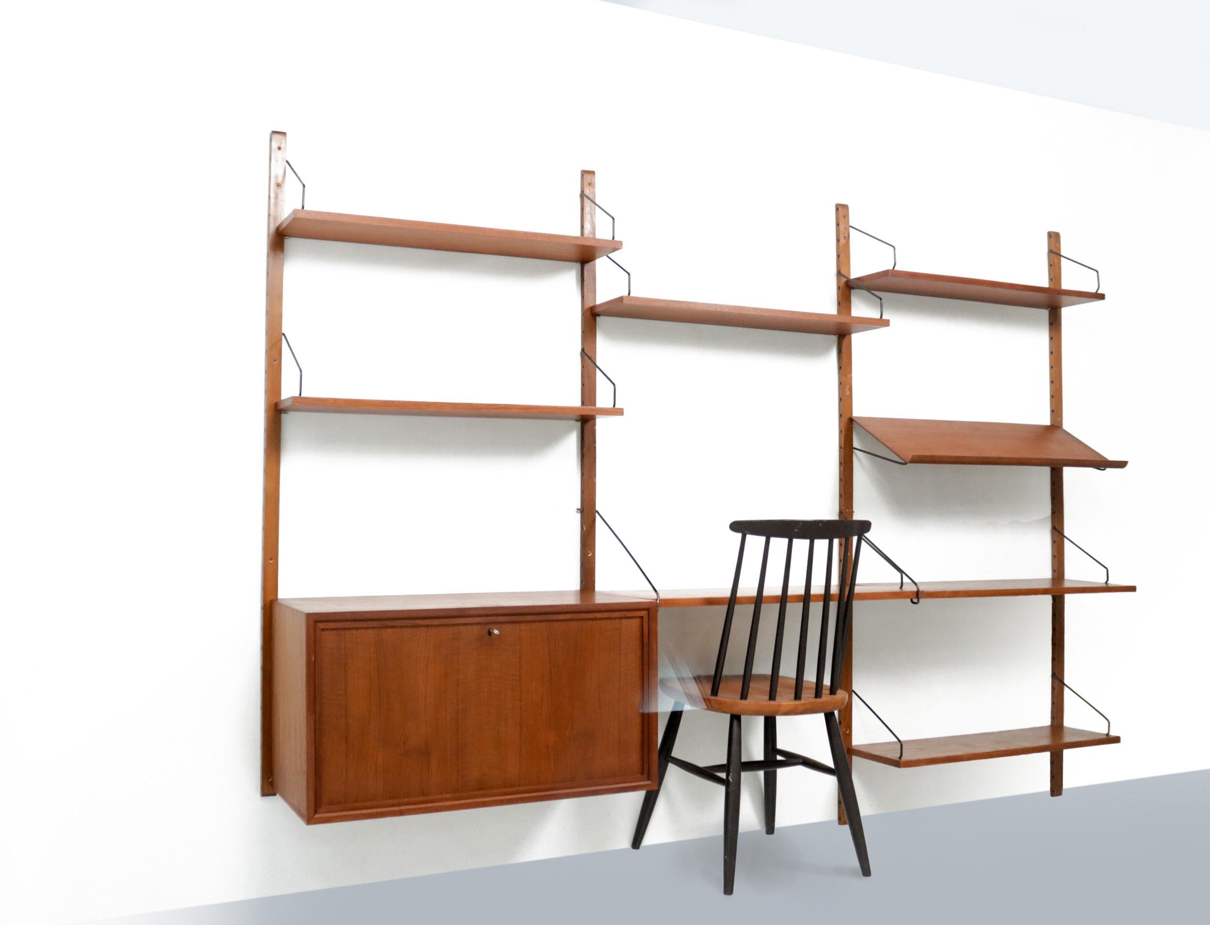 Mid-20th Century Poul Cadovius Modular Floating Shelf Wall System in Teak, Denmark, 1950's