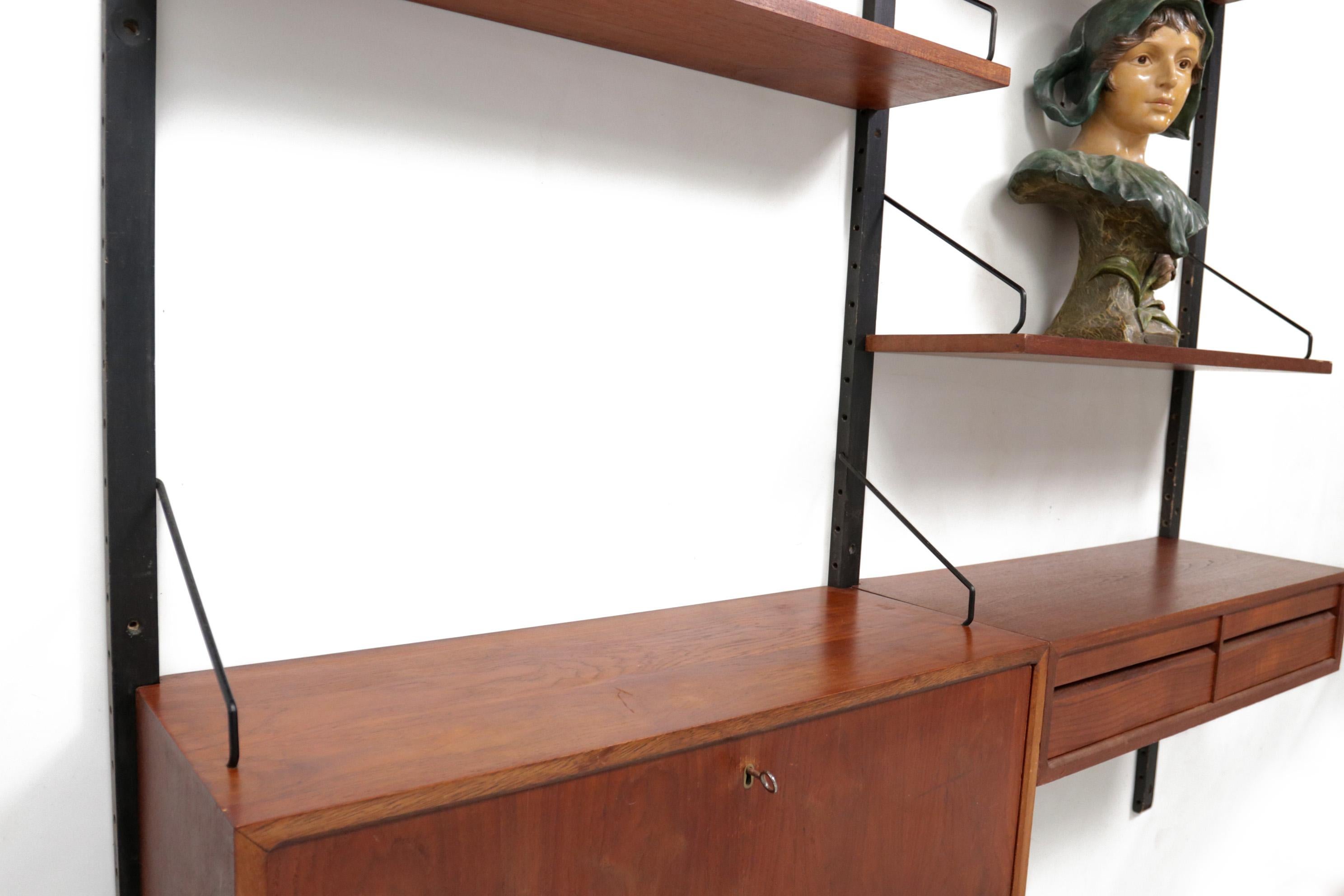 Poul Cadovius Modular Floating Wall System in Teak, Denmark, 1950's 4