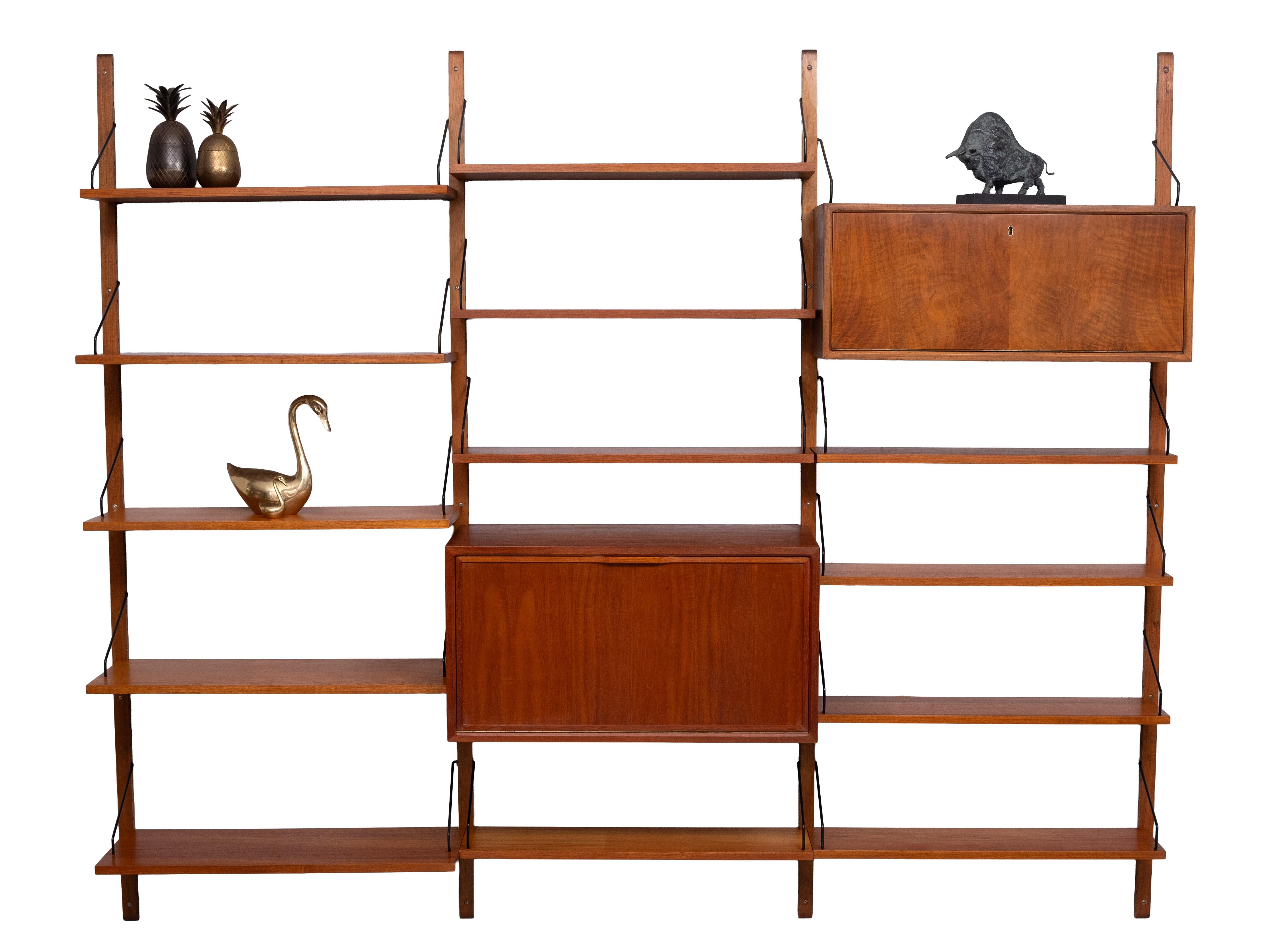 Poul Cadovius modular Royal Wall System 1950s Denmark For Sale 5