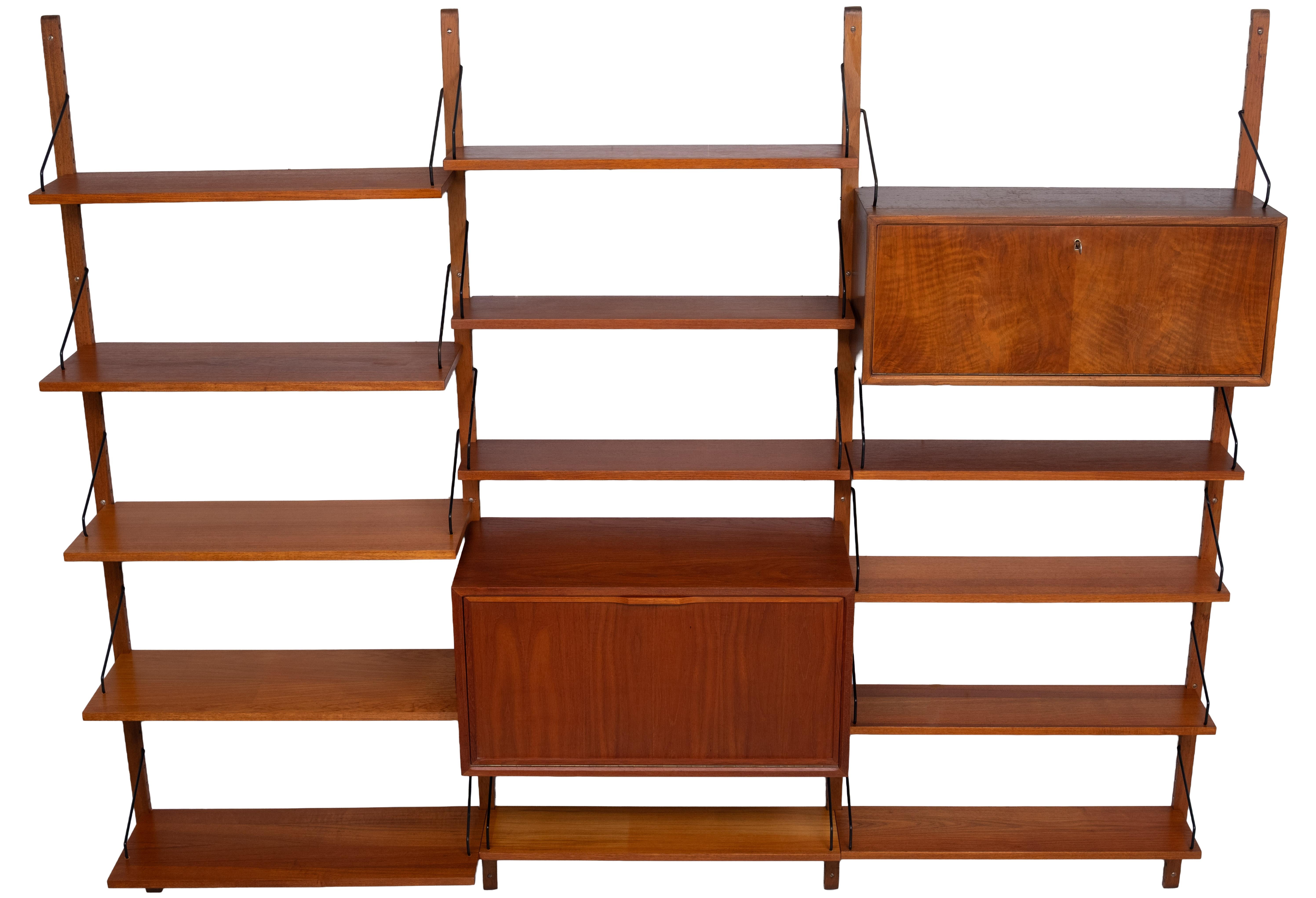 Poul Cadovius modular Royal Wall System 1950s Denmark In Good Condition For Sale In Den Haag, NL