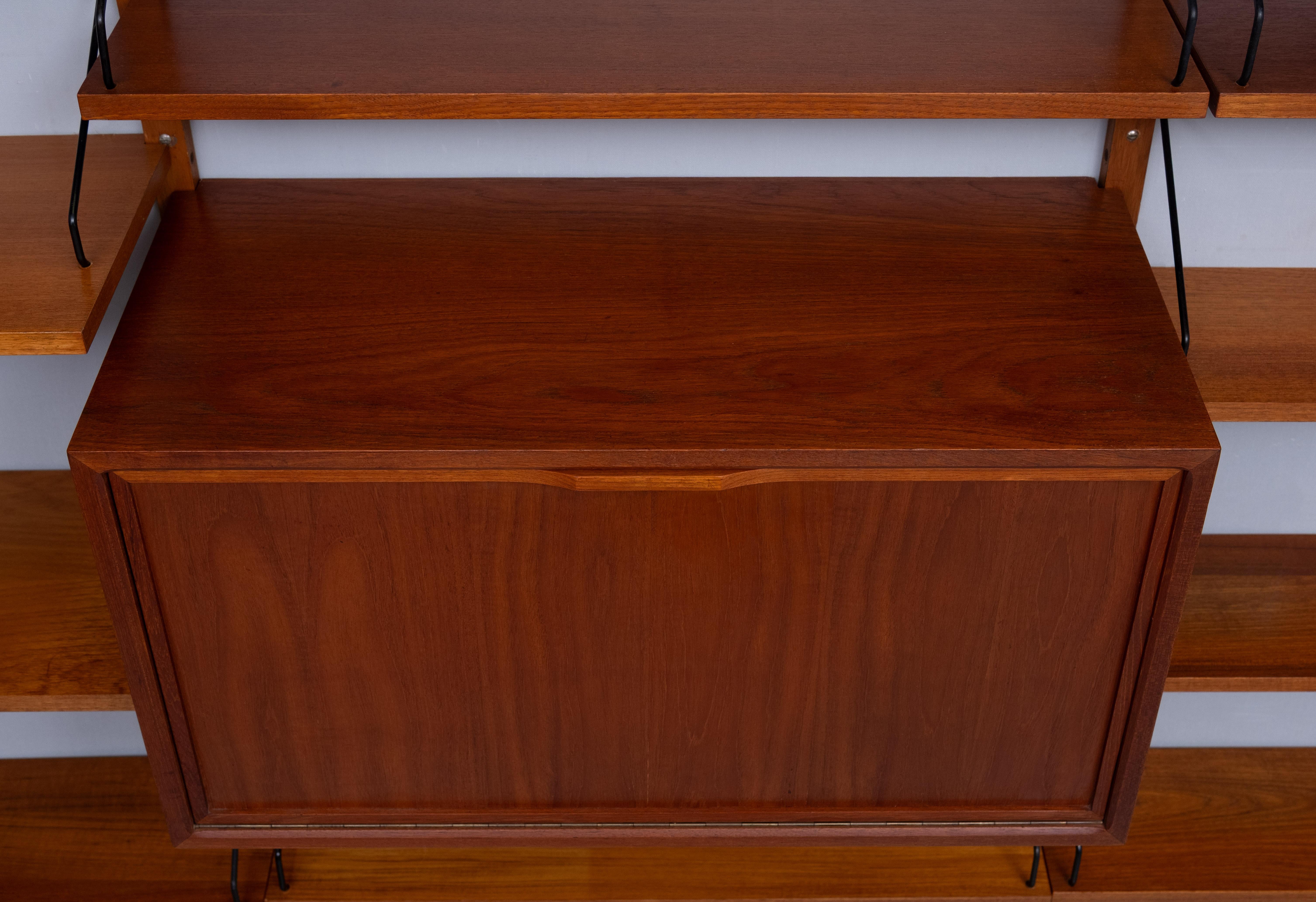 Poul Cadovius modular Royal Wall System 1950s Denmark For Sale 1