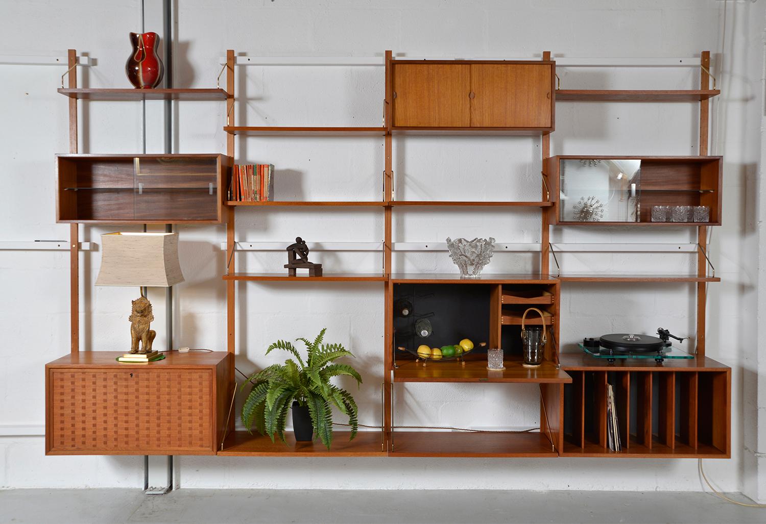 Poul Cadovius Modular Teak 4-Bay Danish Royal System Wall Unit Shelving Bar 60s In Good Condition In Sherborne, Dorset