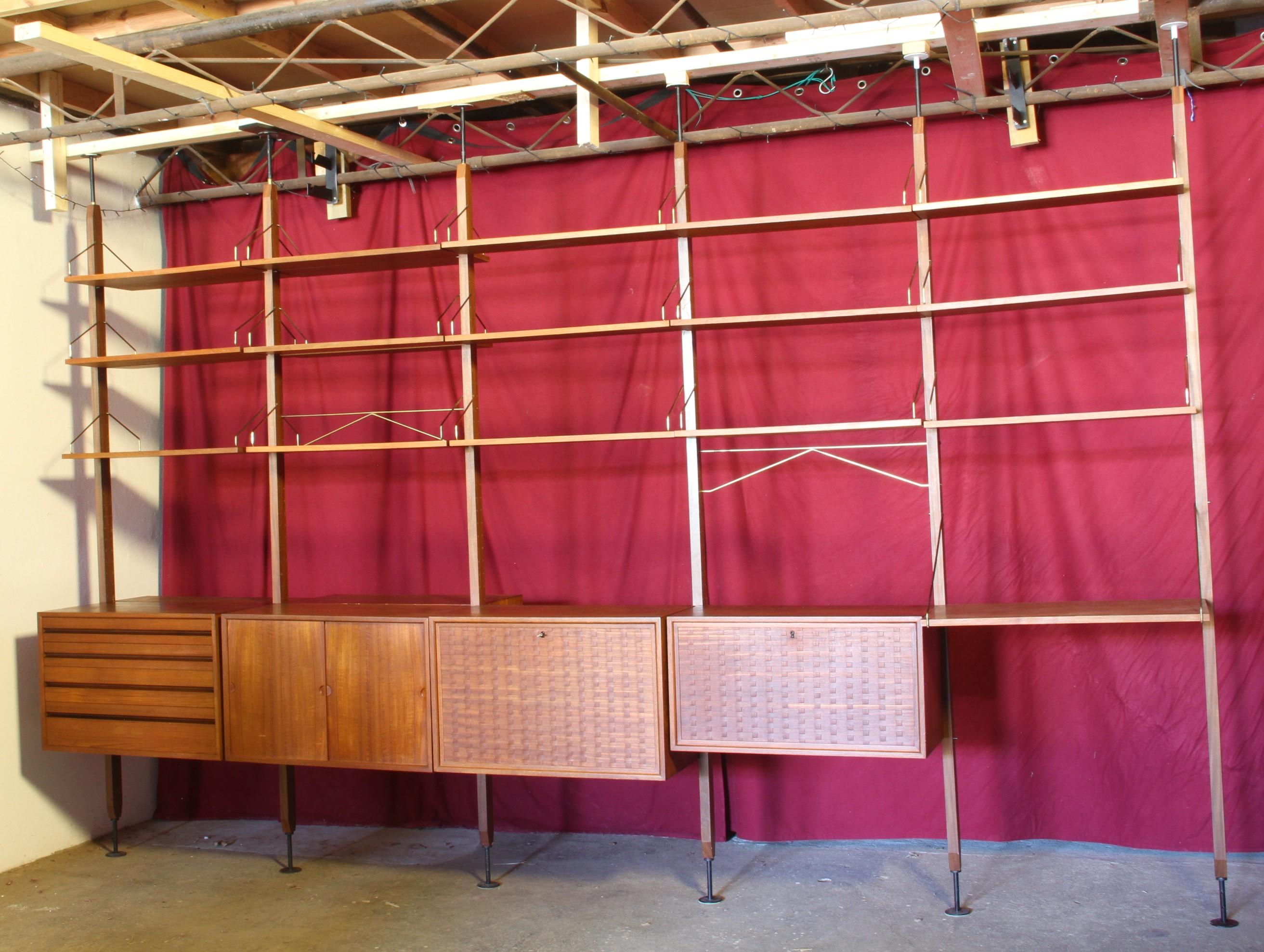 Unité de séparation de pièces en teck système mural royal sur pied de Poul Cadovius en vente 5