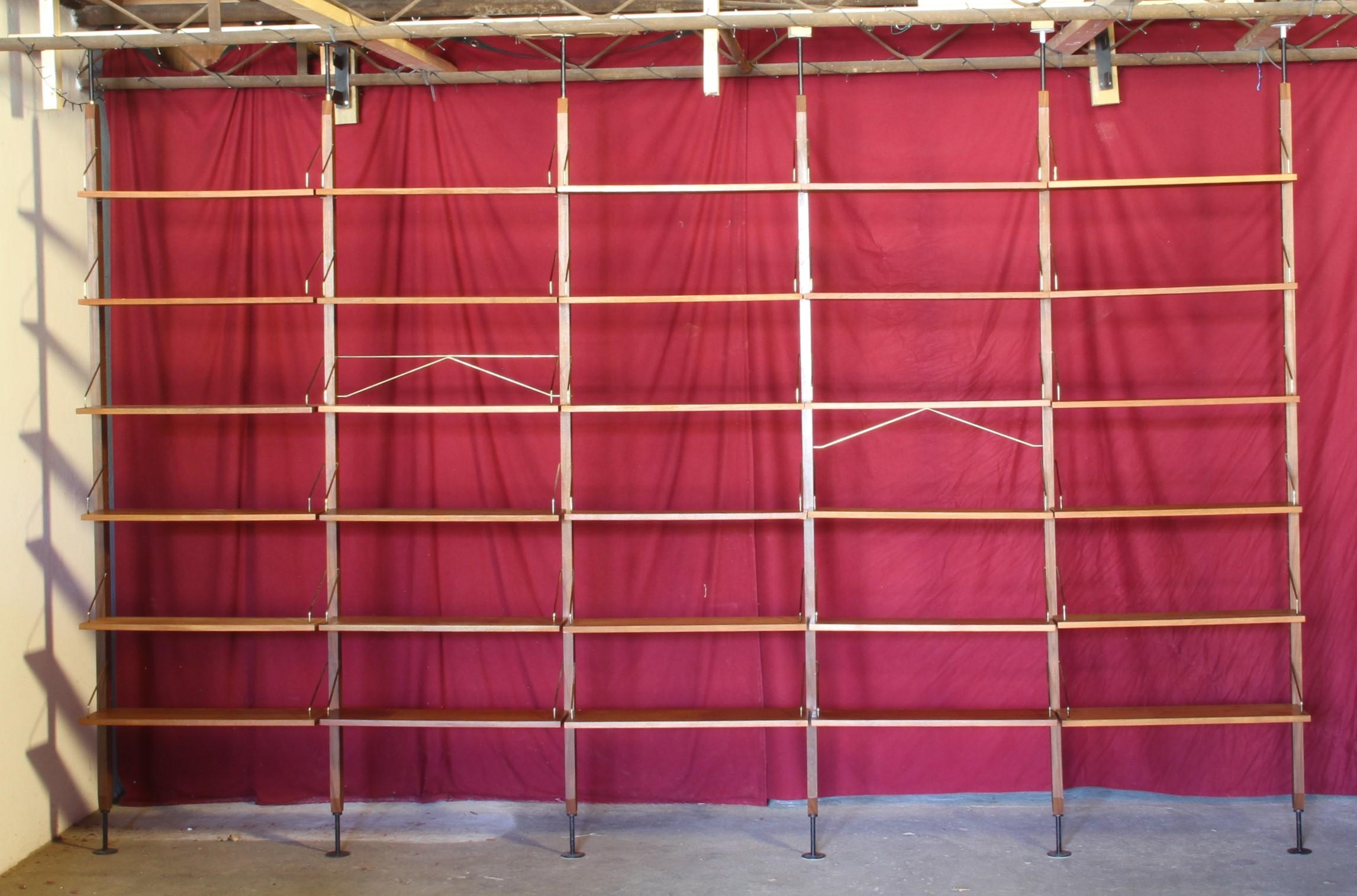 Unité de séparation de pièces en teck système mural royal sur pied de Poul Cadovius en vente 7