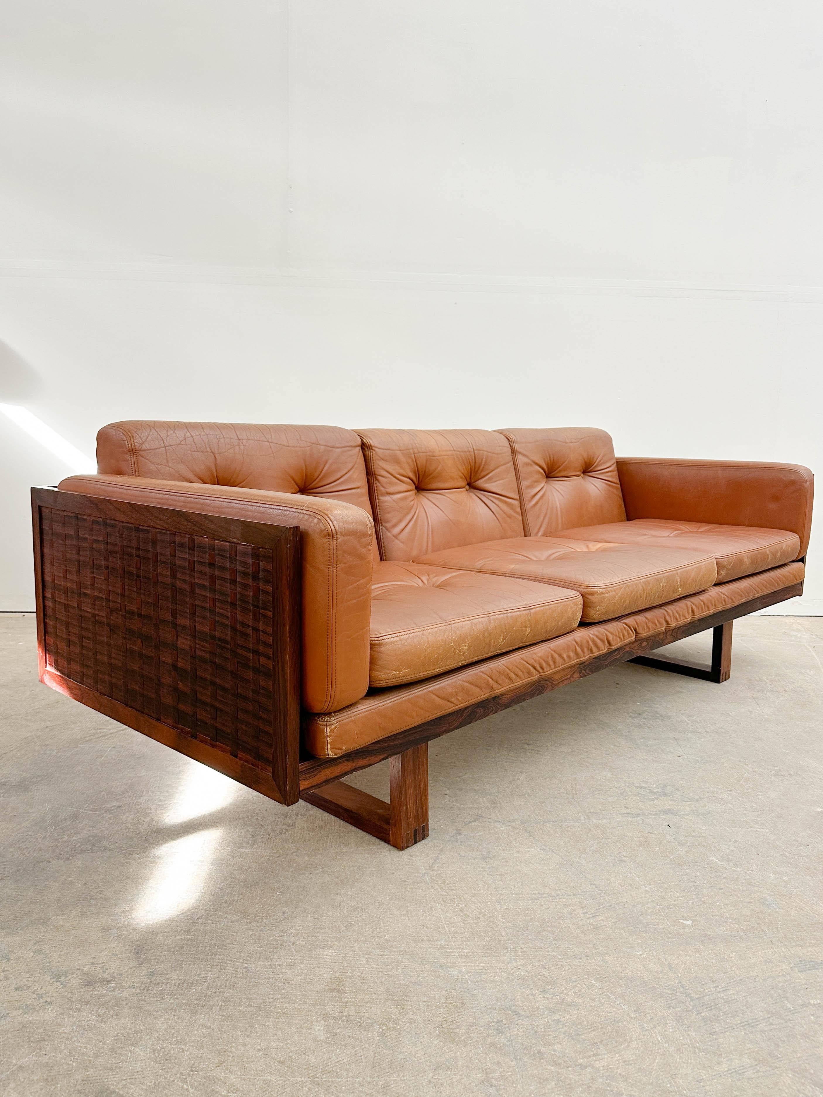 Poul Cadovius Sofa aus Rosenholz und Leder im Angebot 4