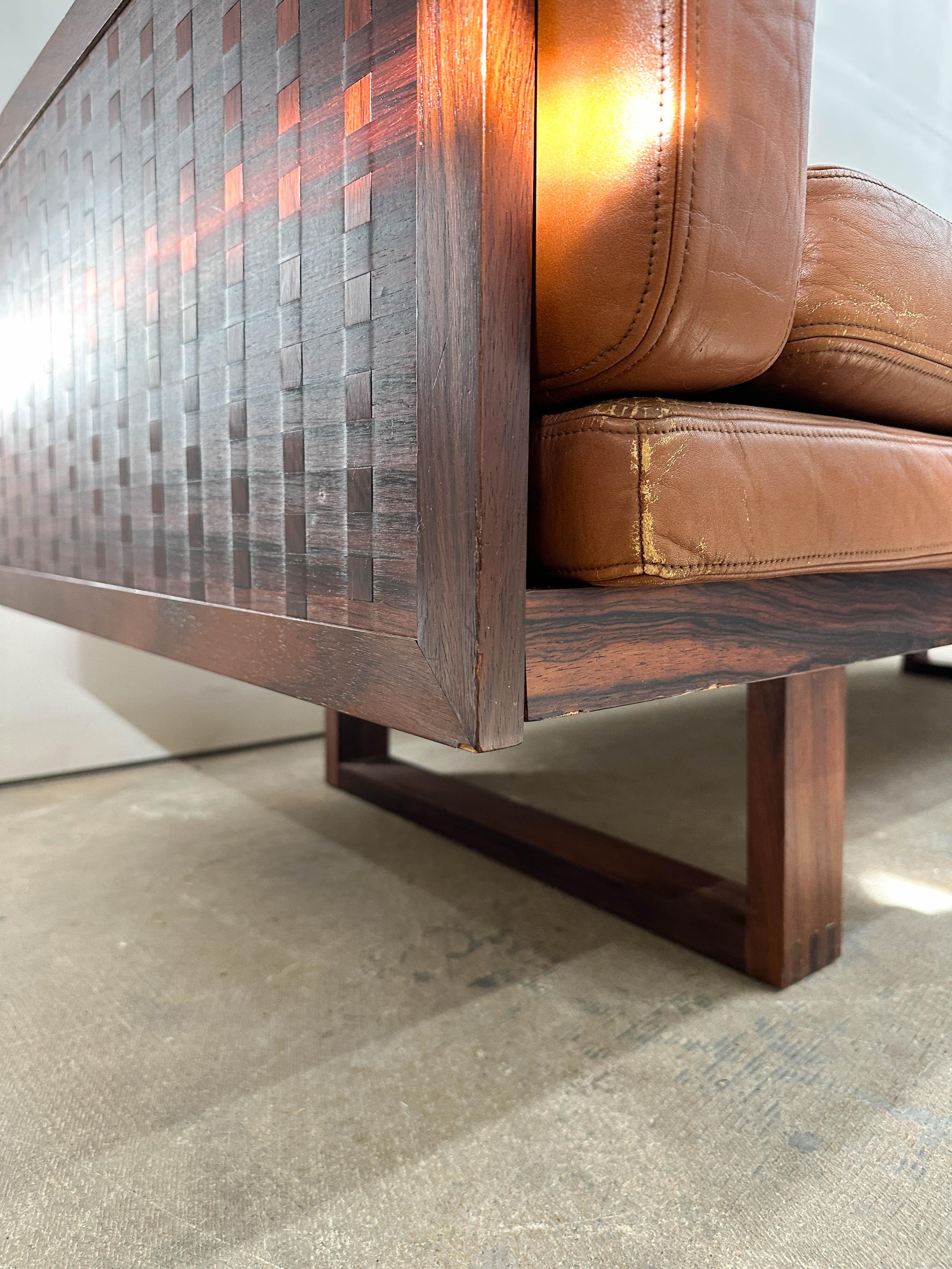 Poul Cadovius Sofa aus Rosenholz und Leder im Angebot 3