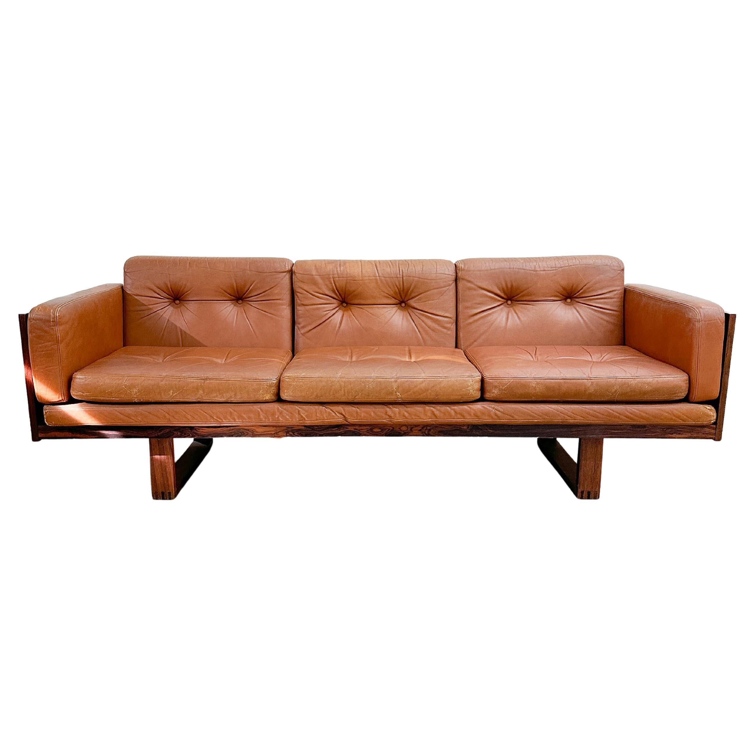 Poul Cadovius Sofa aus Rosenholz und Leder im Angebot