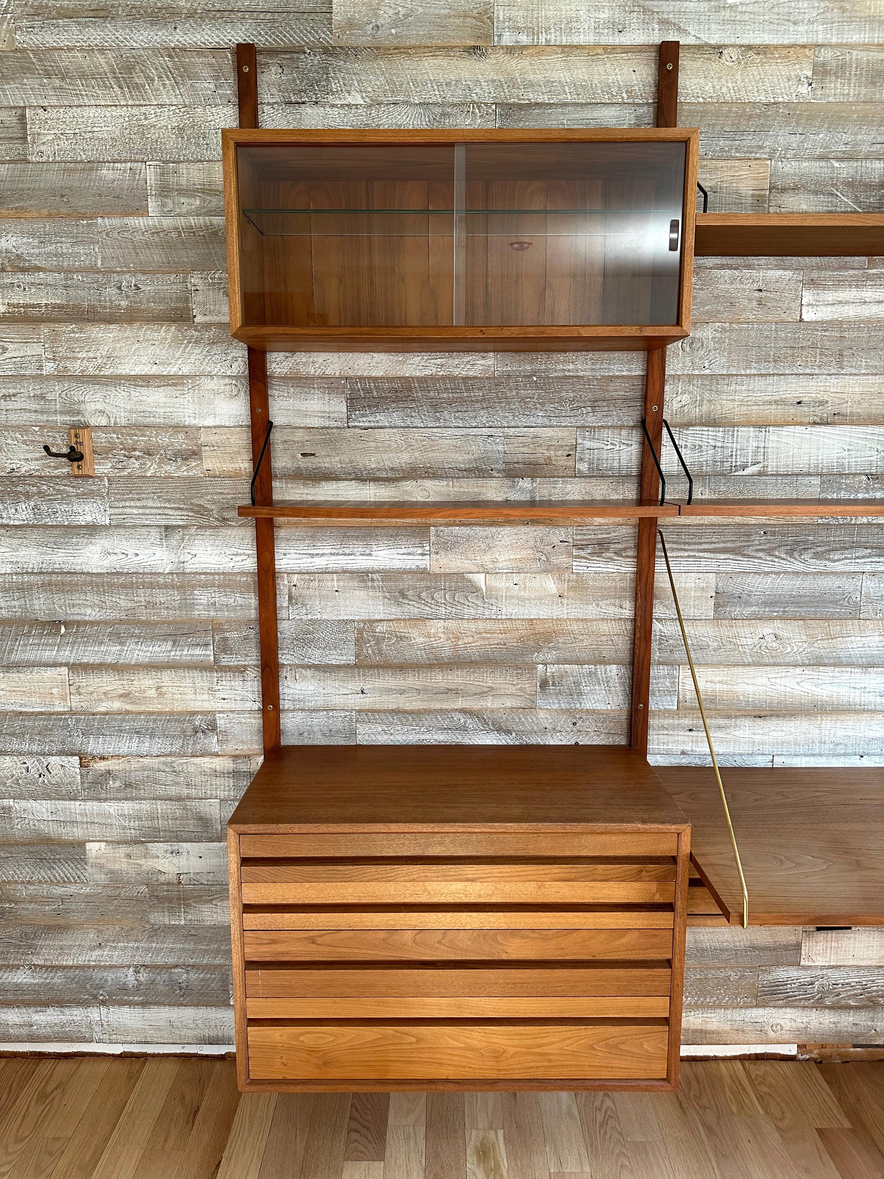 Mid-20th Century Poul Cadovius 7-Bay Royal System