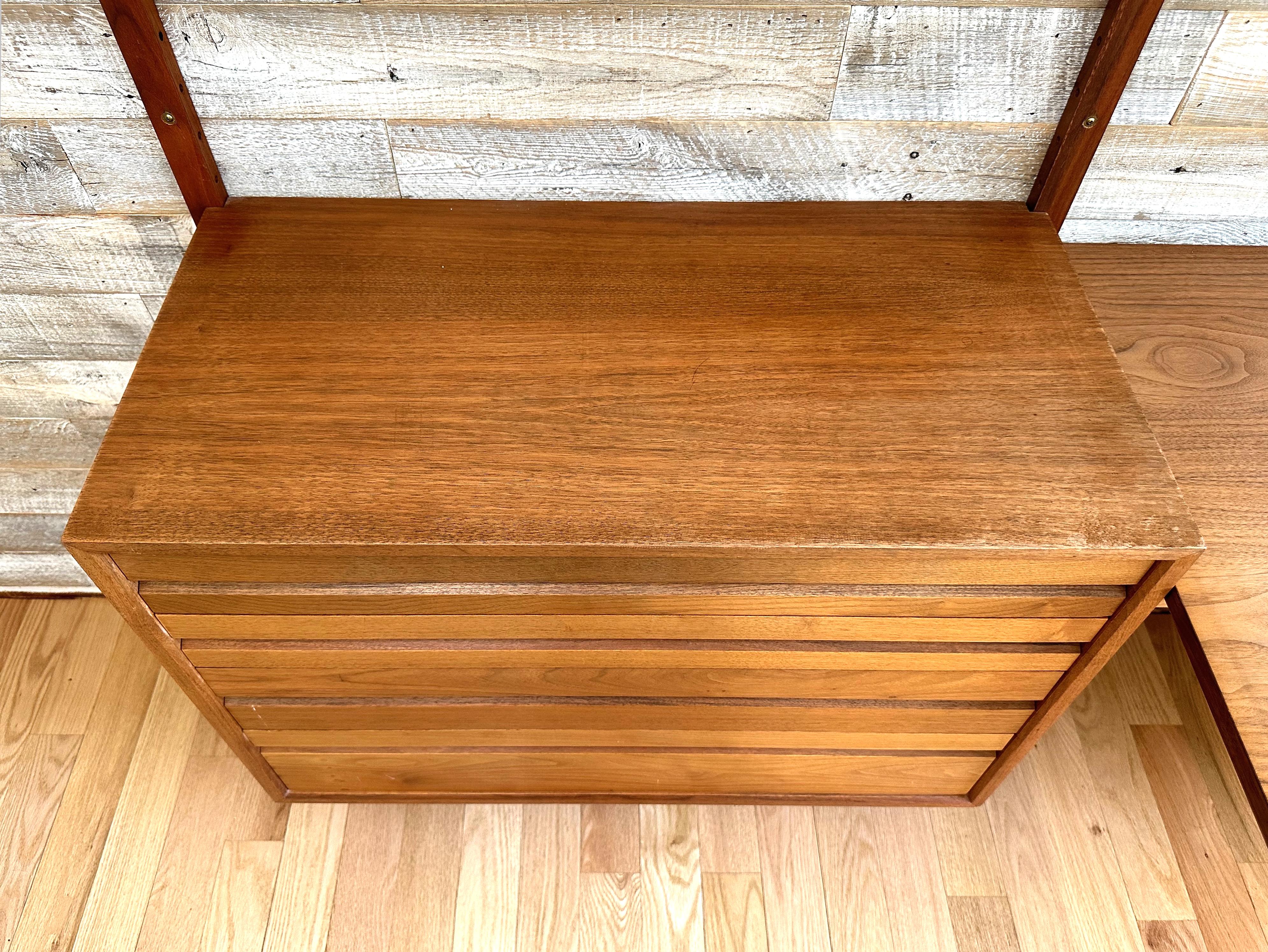 Walnut Poul Cadovius 7-Bay Royal System