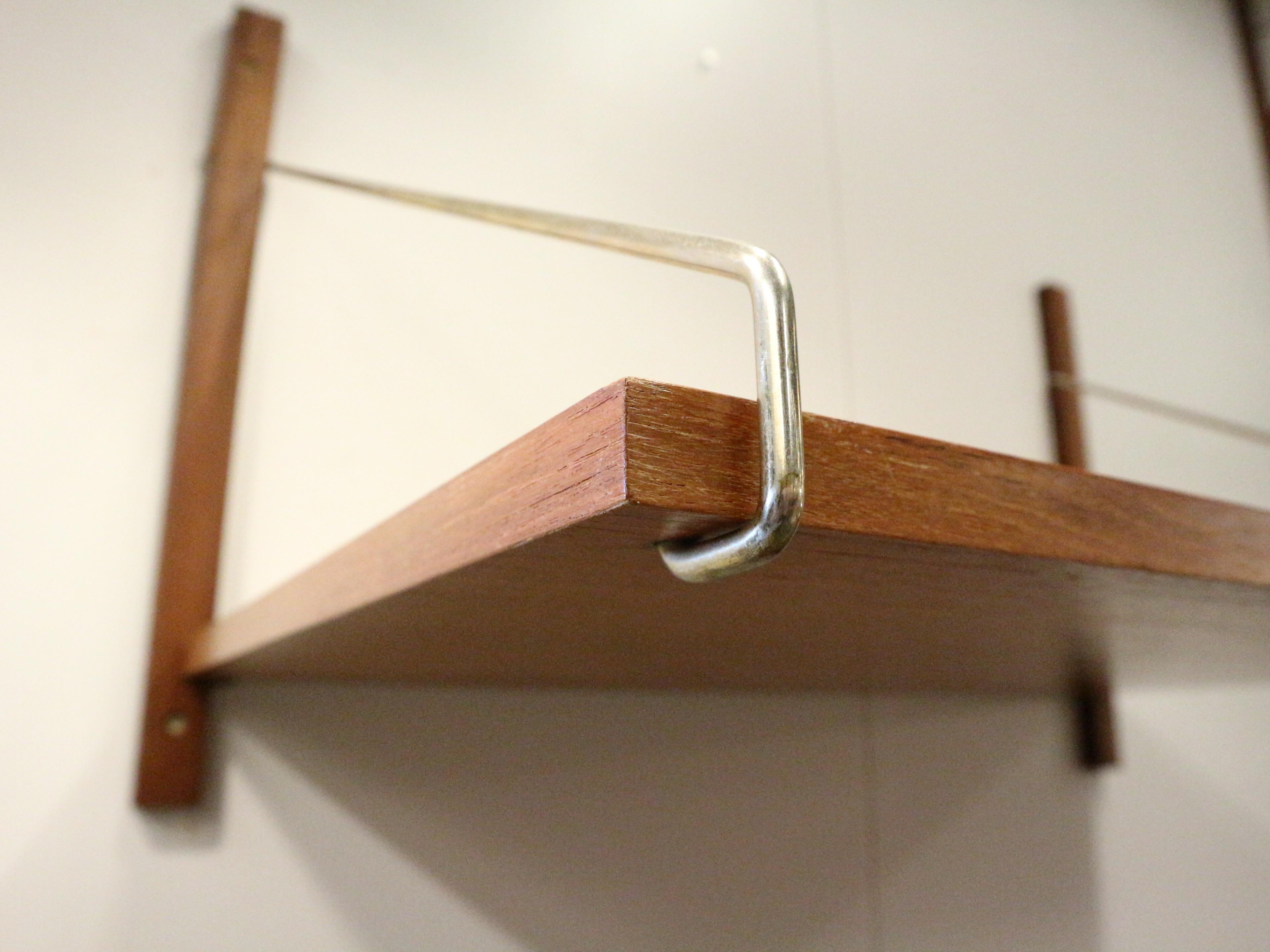Poul Cadovius 'Royal System' teak desk shelf and brass brackets, 1960s Denmark In Good Condition For Sale In The Hague, NL