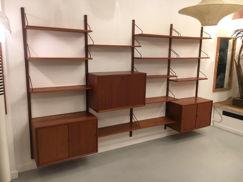 Poul Cadovius Royal System Teak Floating Modular Shelf, Cado, Denmark circa 1960 In Good Condition In Geneva, CH