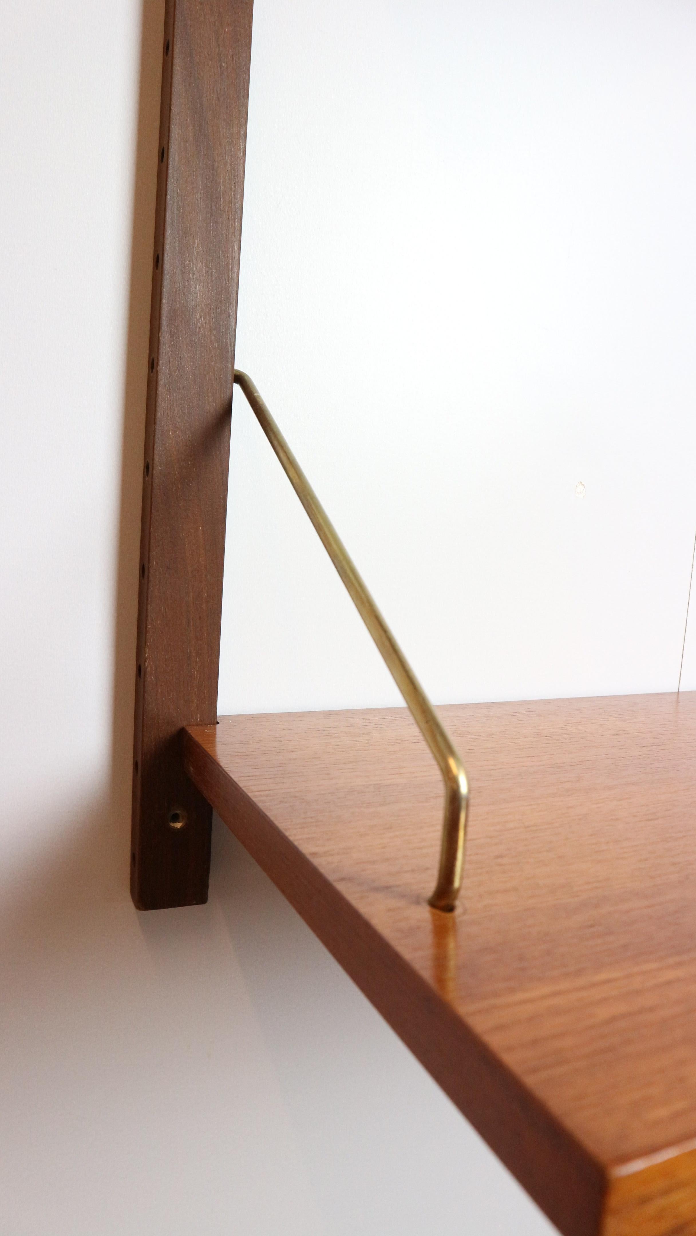 Poul Cadovius 'Royal System' teak shelfs and brass brackets, 1960s Denmark For Sale 3