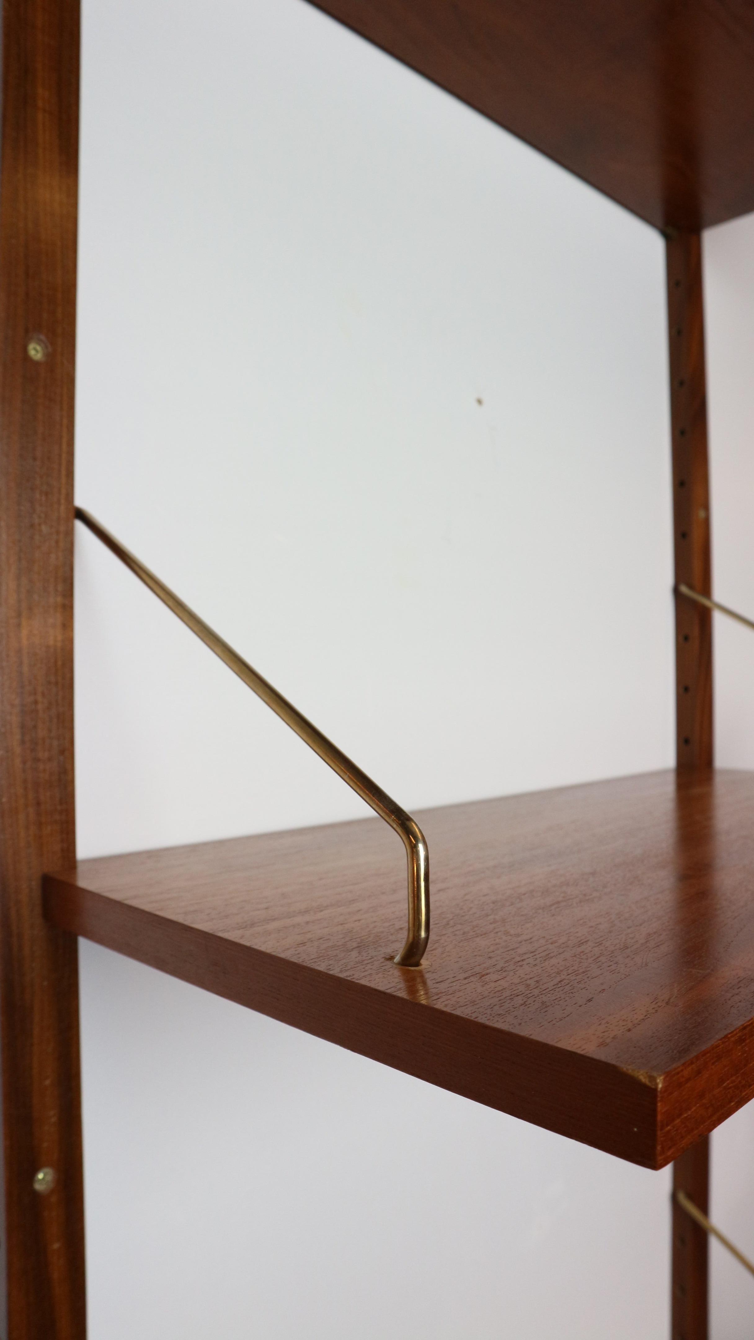 Poul Cadovius 'Royal System' teak shelfs and brass brackets, 1960s Denmark For Sale 2