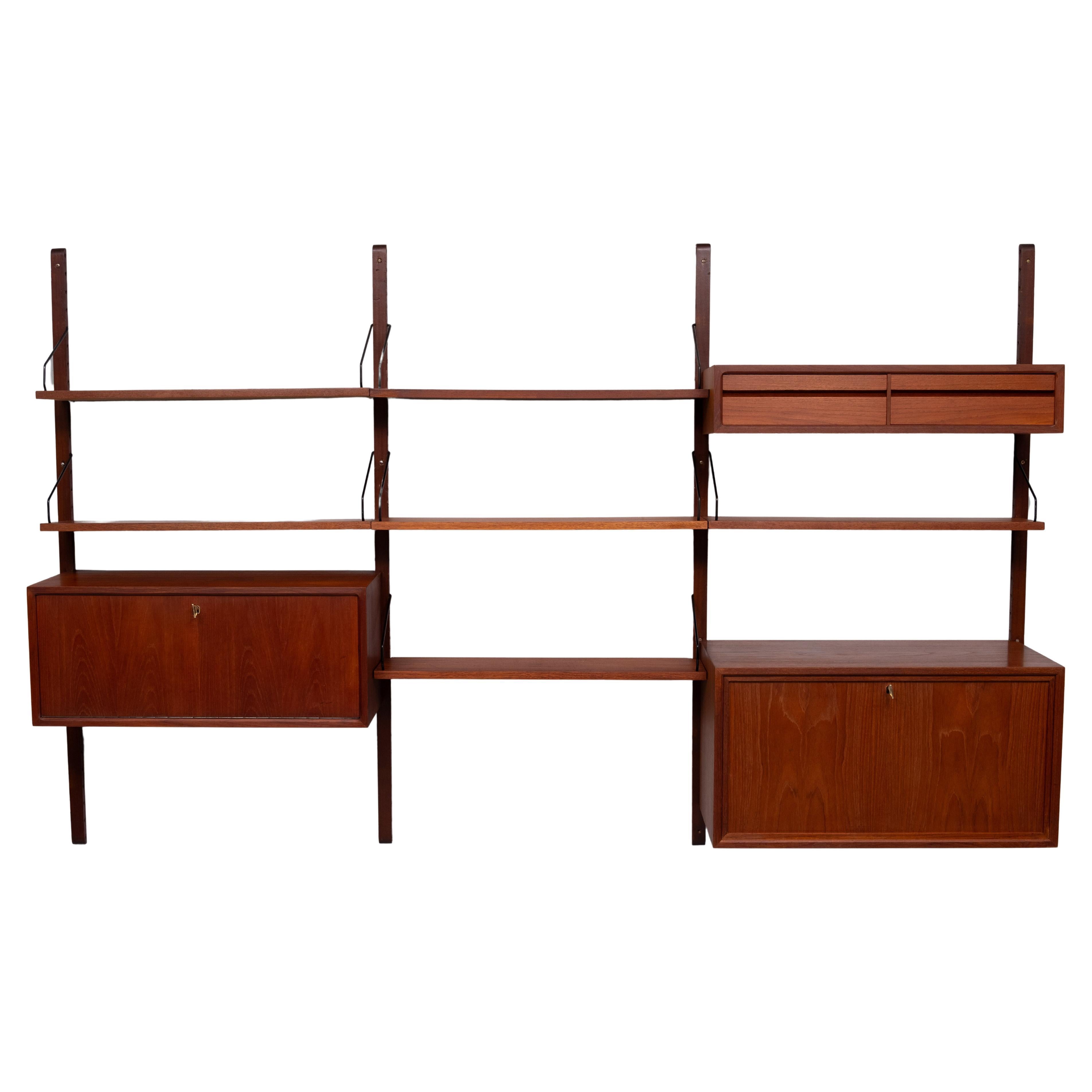 Poul Cadovius  Royal Wall System  1960s  Denmark In Good Condition In Den Haag, NL
