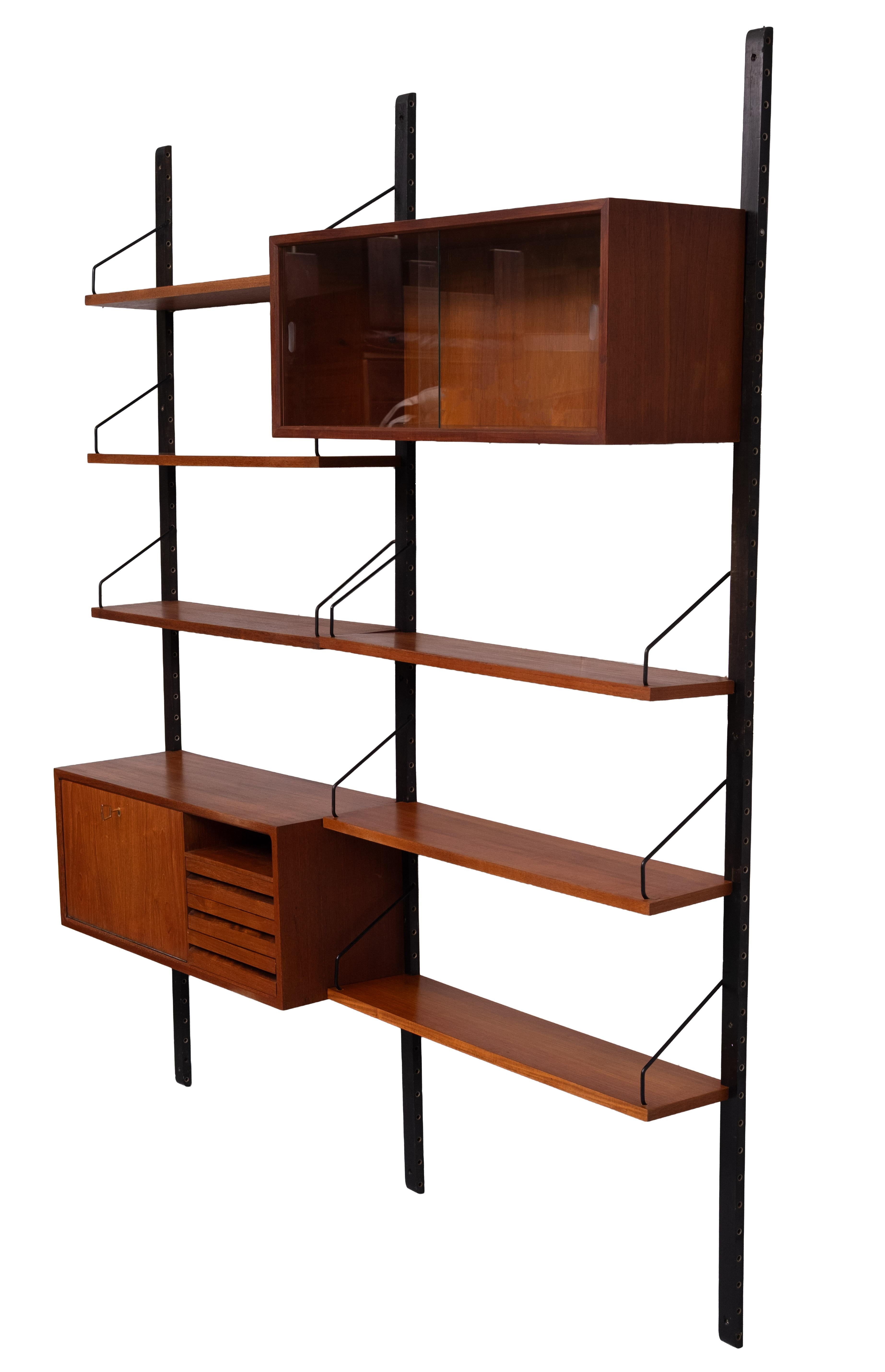 Poul Cadovius Royal wall system 2 Cabinets 6 shelves 1960s For Sale 3