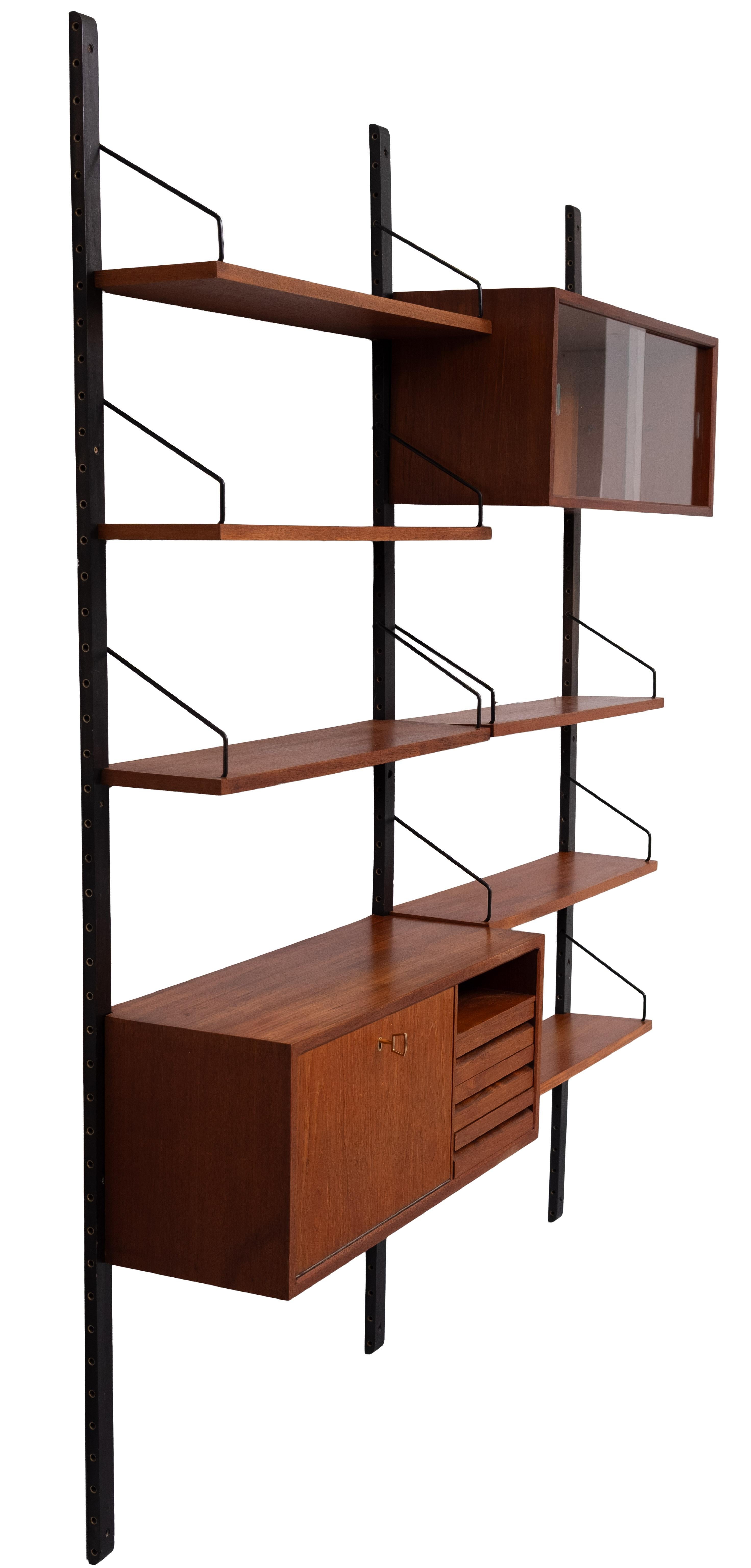 Poul Cadovius Royal wall system 2 Cabinets 6 shelves 1960s For Sale 5
