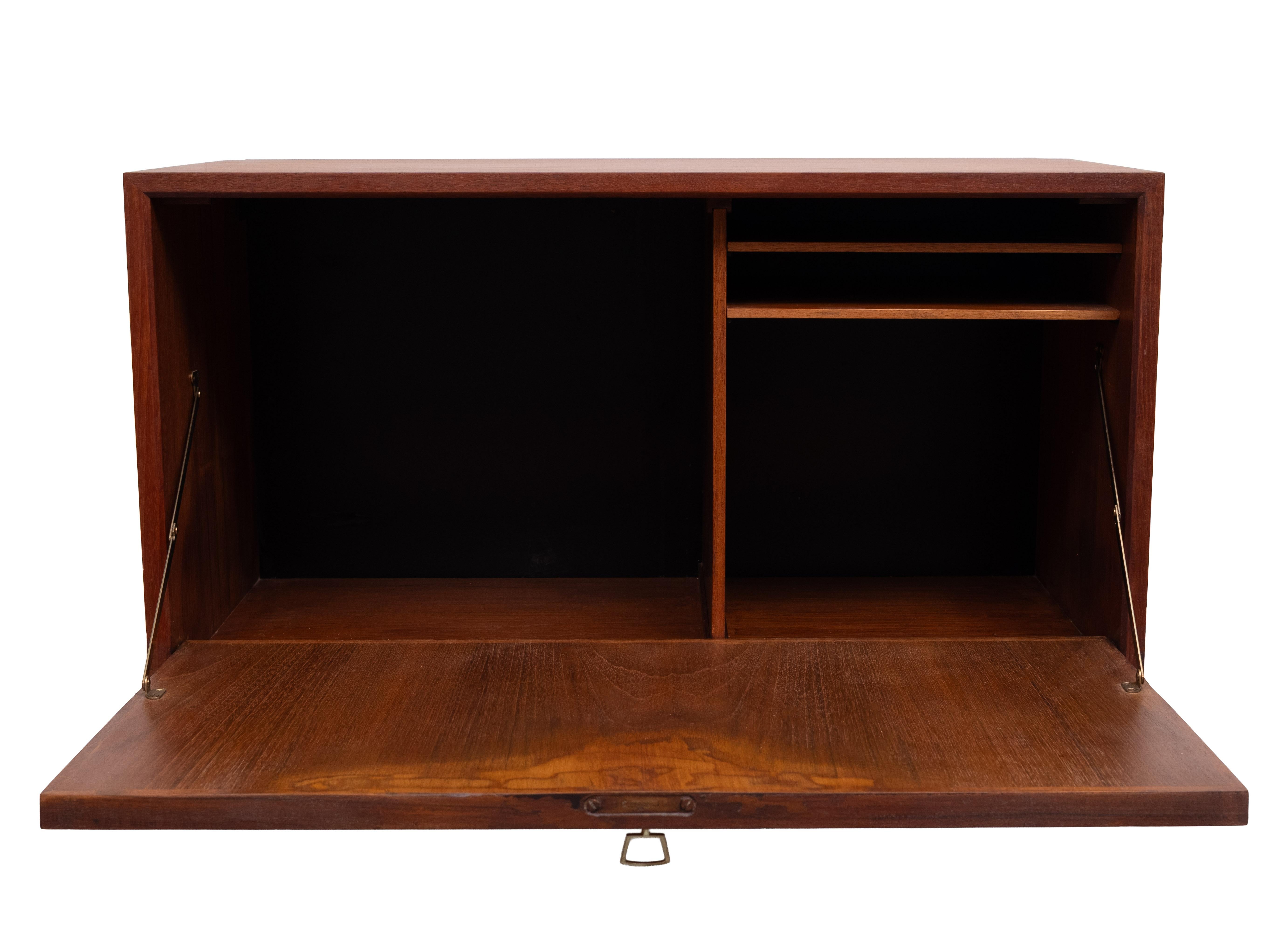 Poul Cadovius Sistema a parete Royal con portariviste 1960s Danimarca in vendita 3