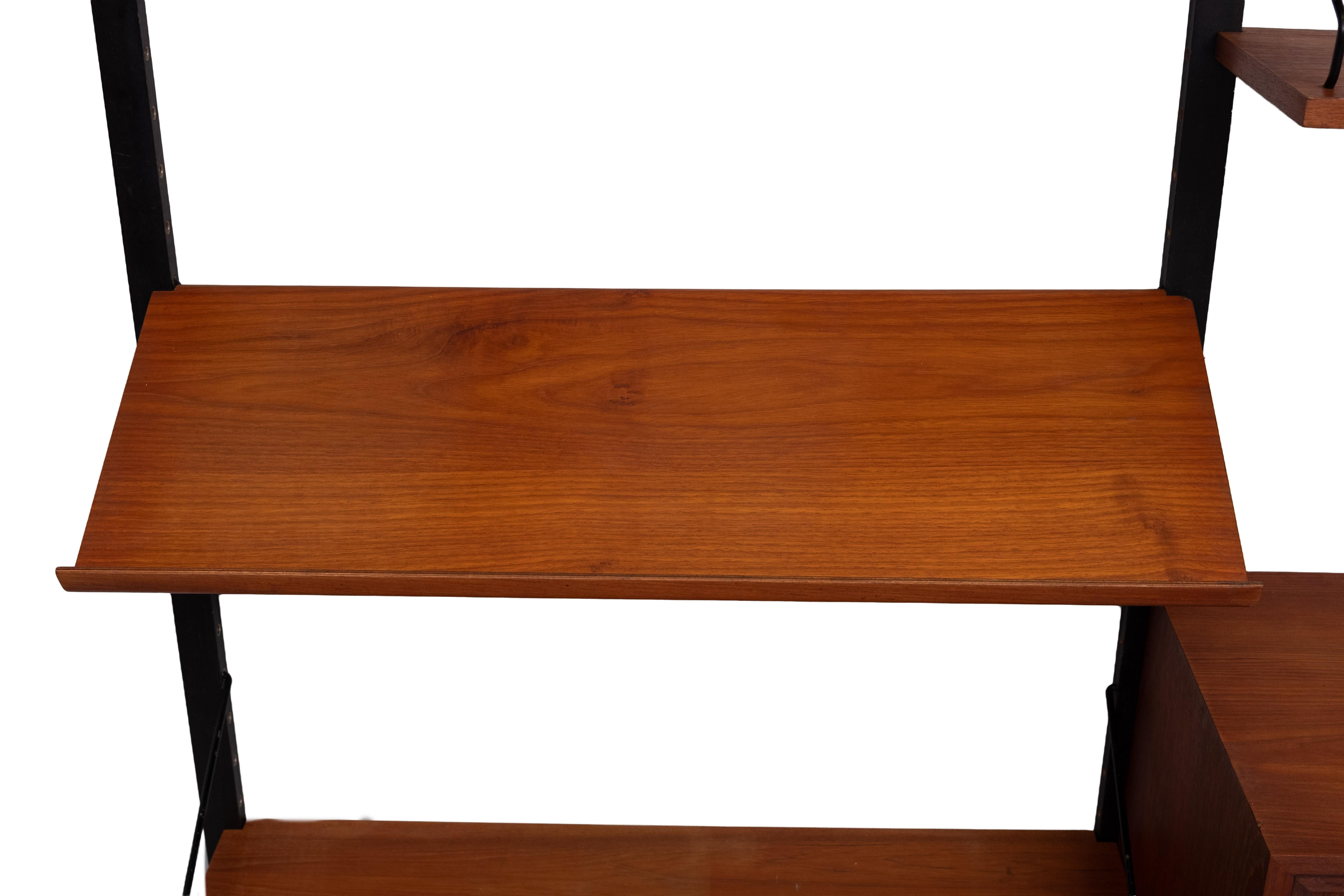 Teak Poul Cadovius Sistema a parete Royal con portariviste 1960s Danimarca in vendita