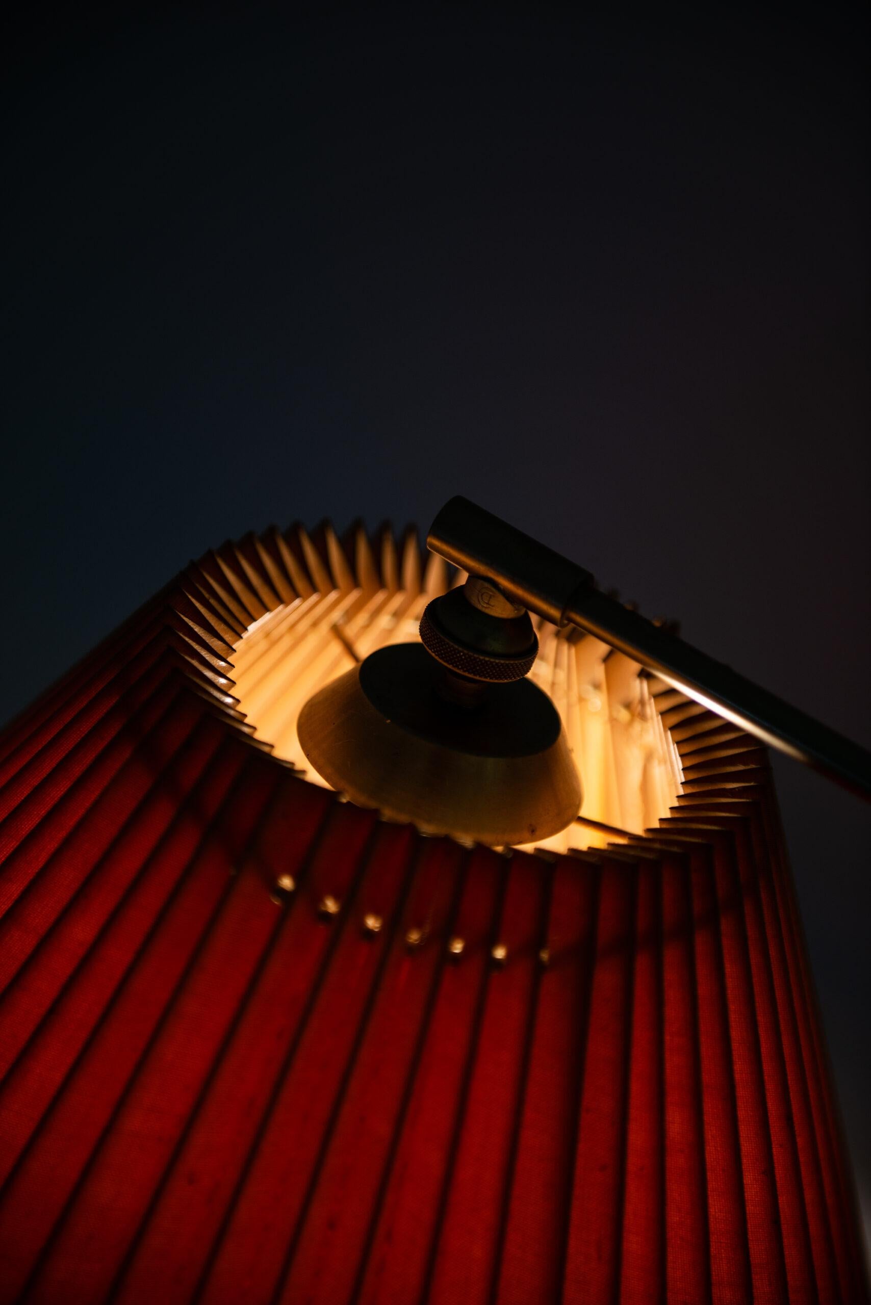 Stehlampe von Poul Dinesen, hergestellt von Poul Dinesen in Dänemark im Angebot 4