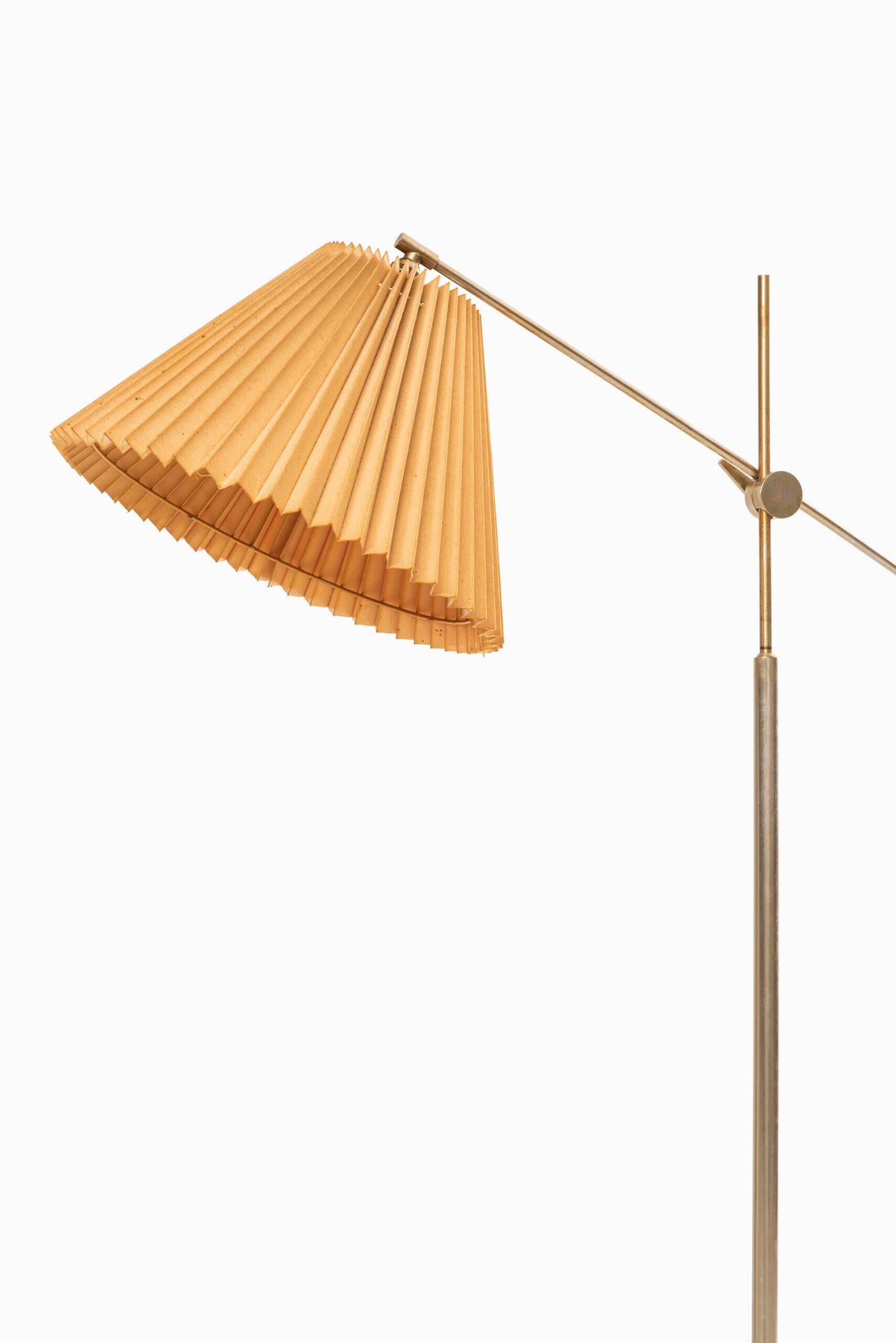 Sehr seltene Stehlampe, entworfen von Poul Dinesen. Produziert von Poul Dinesen in Dänemark.