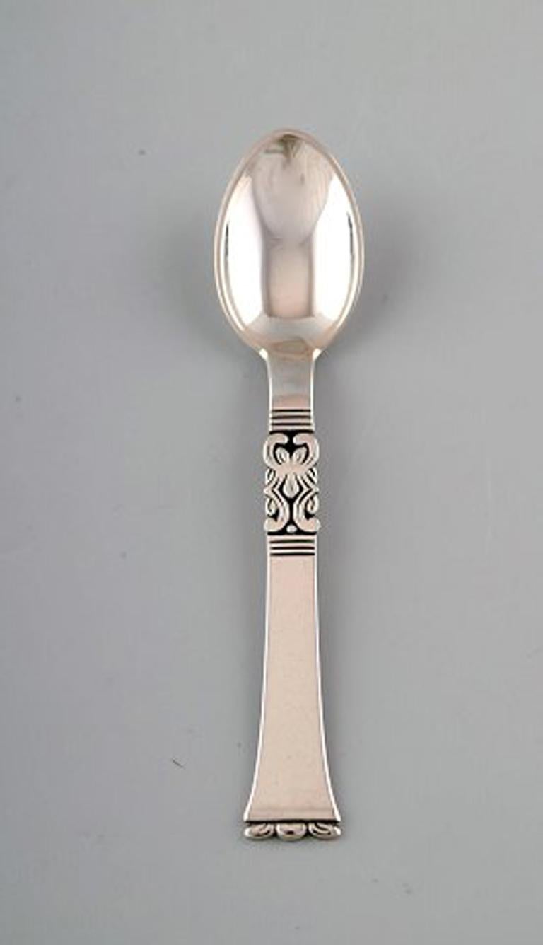 Poul Frigast, Danish silversmith. Set of 12 coffee spoons in silver. 1930's.
In very good condition.
Measures: 11,5 cm.
Stamped and dated.