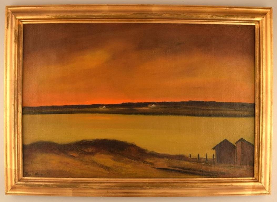 Poul Hansen (1918-1987), Denmark. Oil on canvas. 
Landscape with houses and sunset. Dated 1975.
The canvas measures: 73 x 48.5 cm.
The frame measures: 6 cm.
In excellent condition.
Signed and dated.