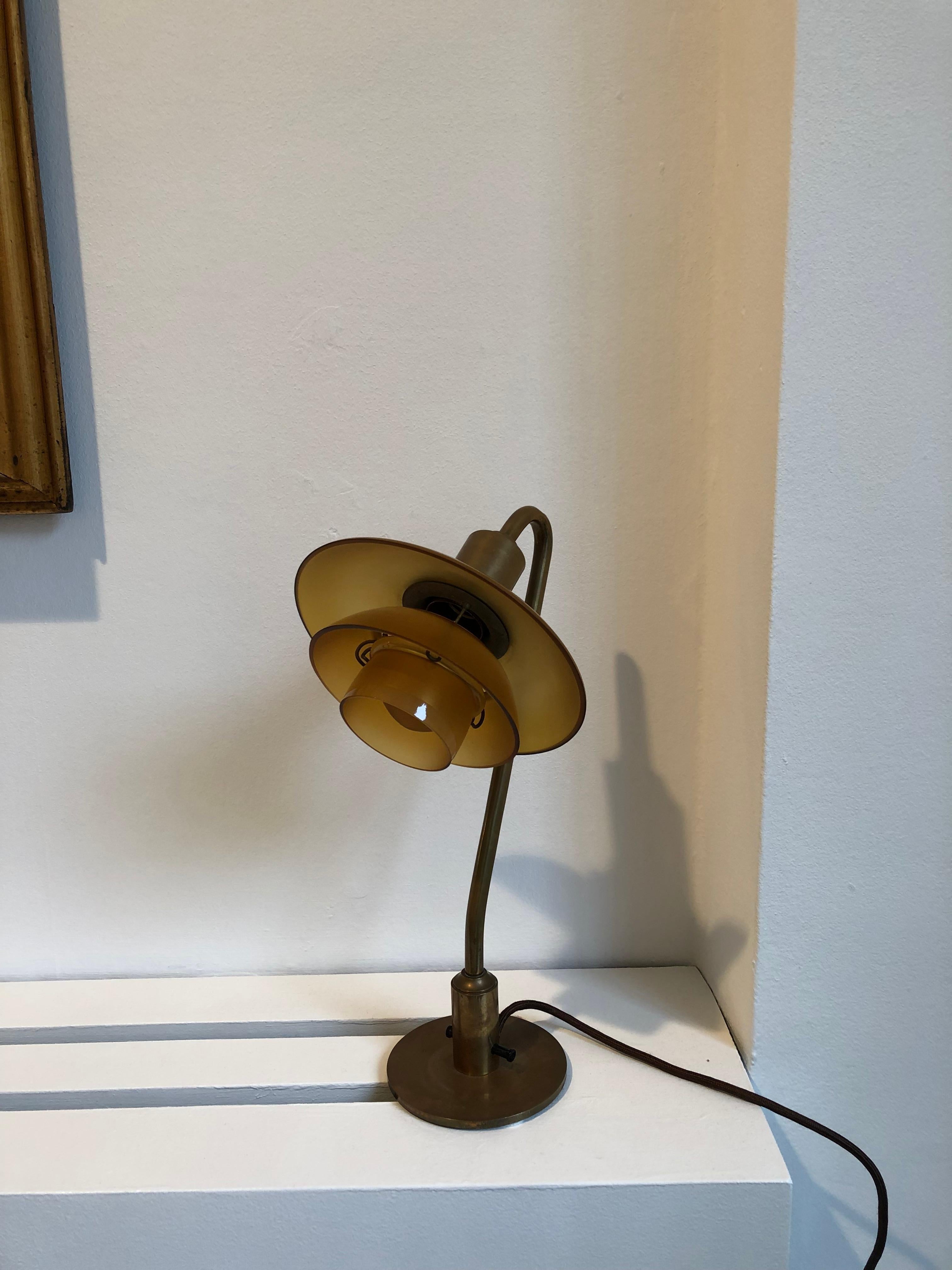 Scandinavian Modern Poul Henningsen 2/2 Snowdrop Desk Lamp in Brass with Amber Colored Glass, 1930s