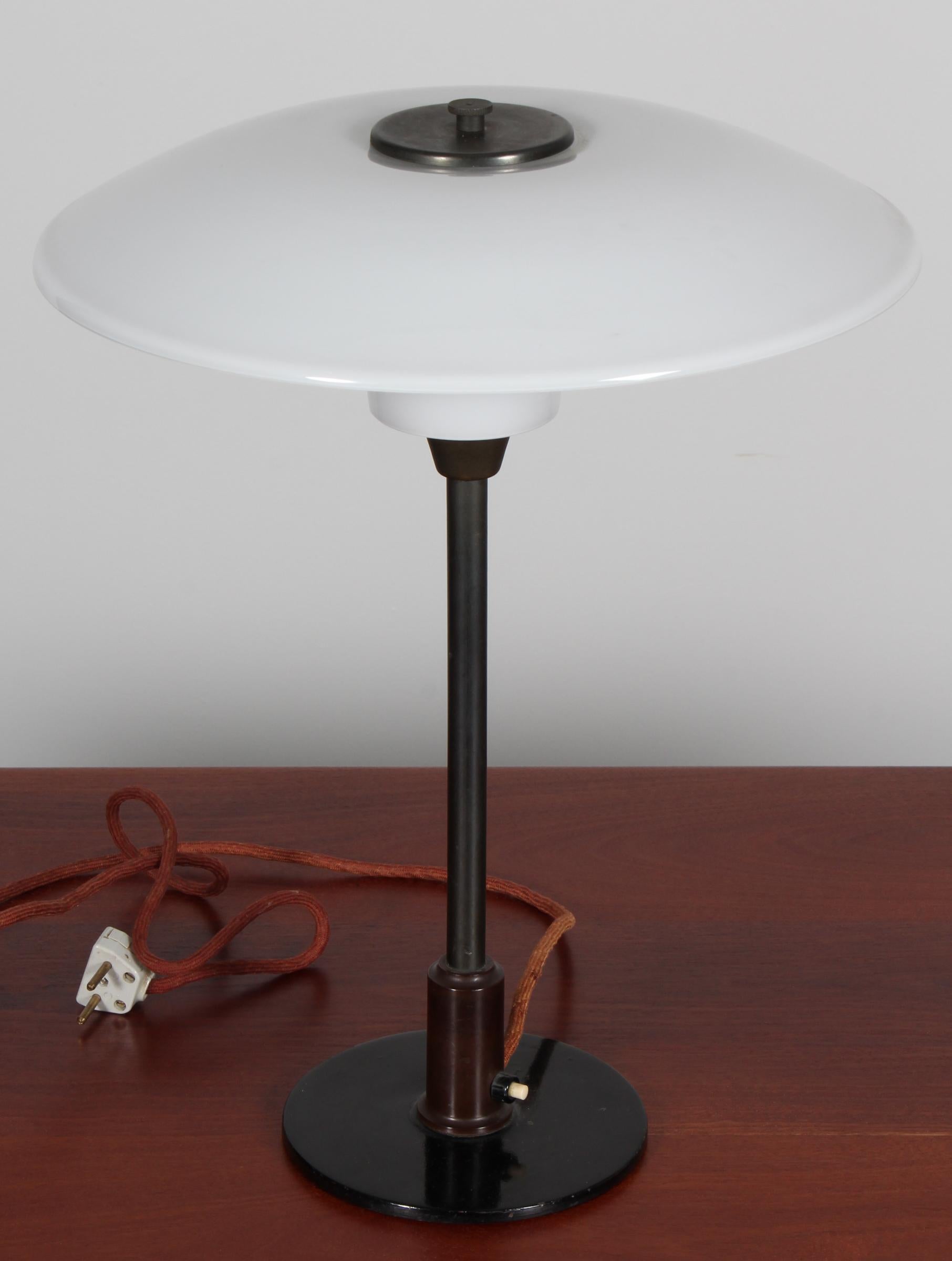 Scandinave moderne Poul Henningsen 3½/2 Lampe de table 1940'erne en vente