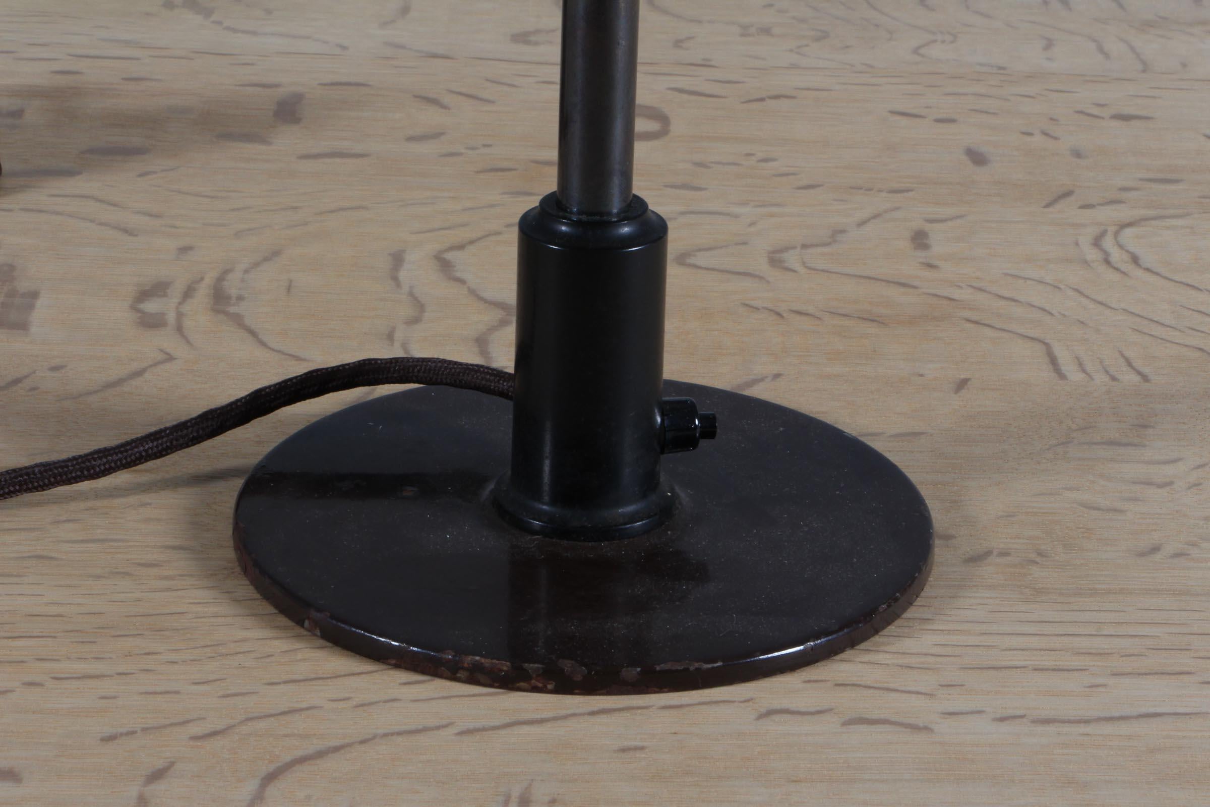 Poul Henningsen 3½/2 Table Lamp 1940'erne In Good Condition In Esbjerg, DK