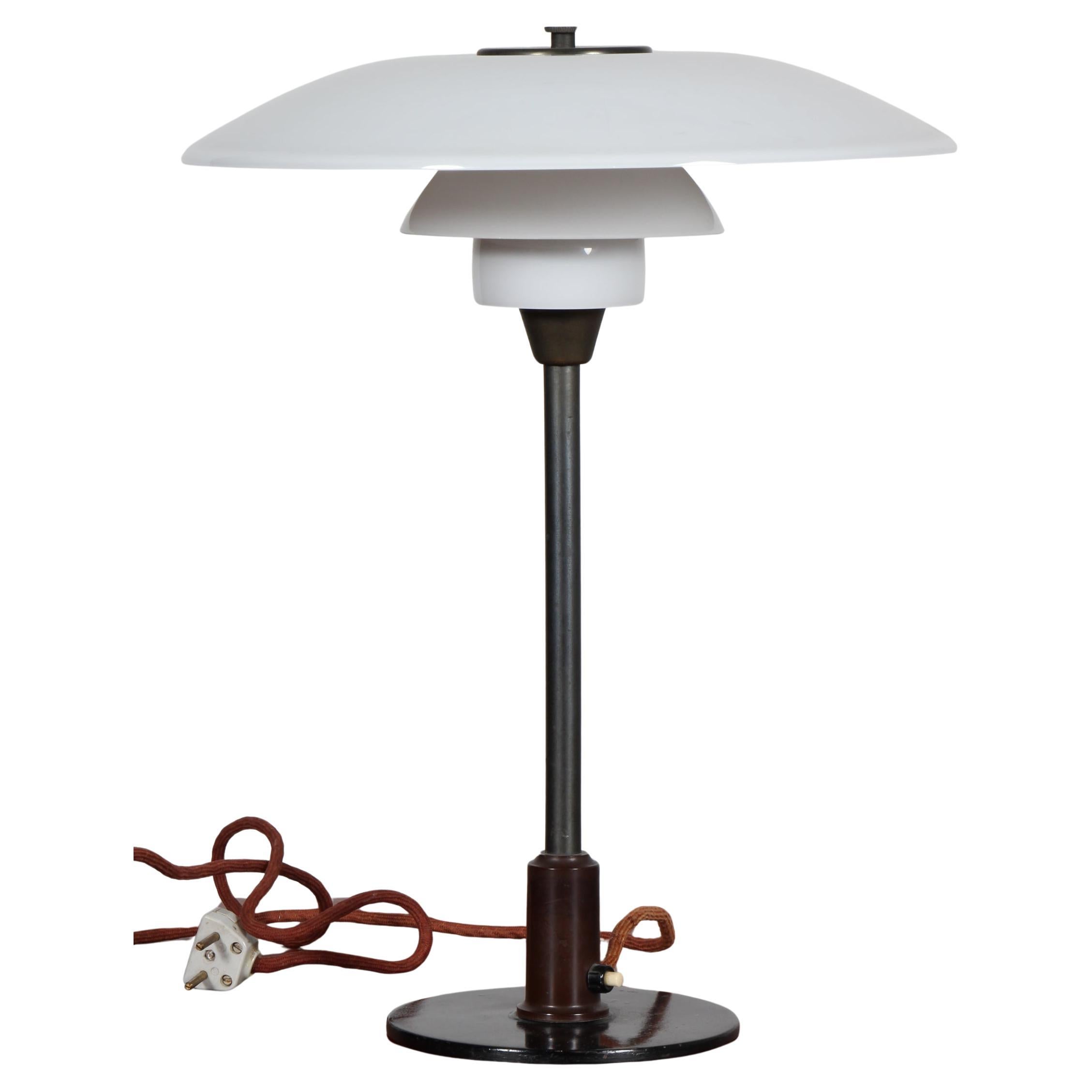 Poul Henningsen 3½/2 Table Lamp 1940
erne