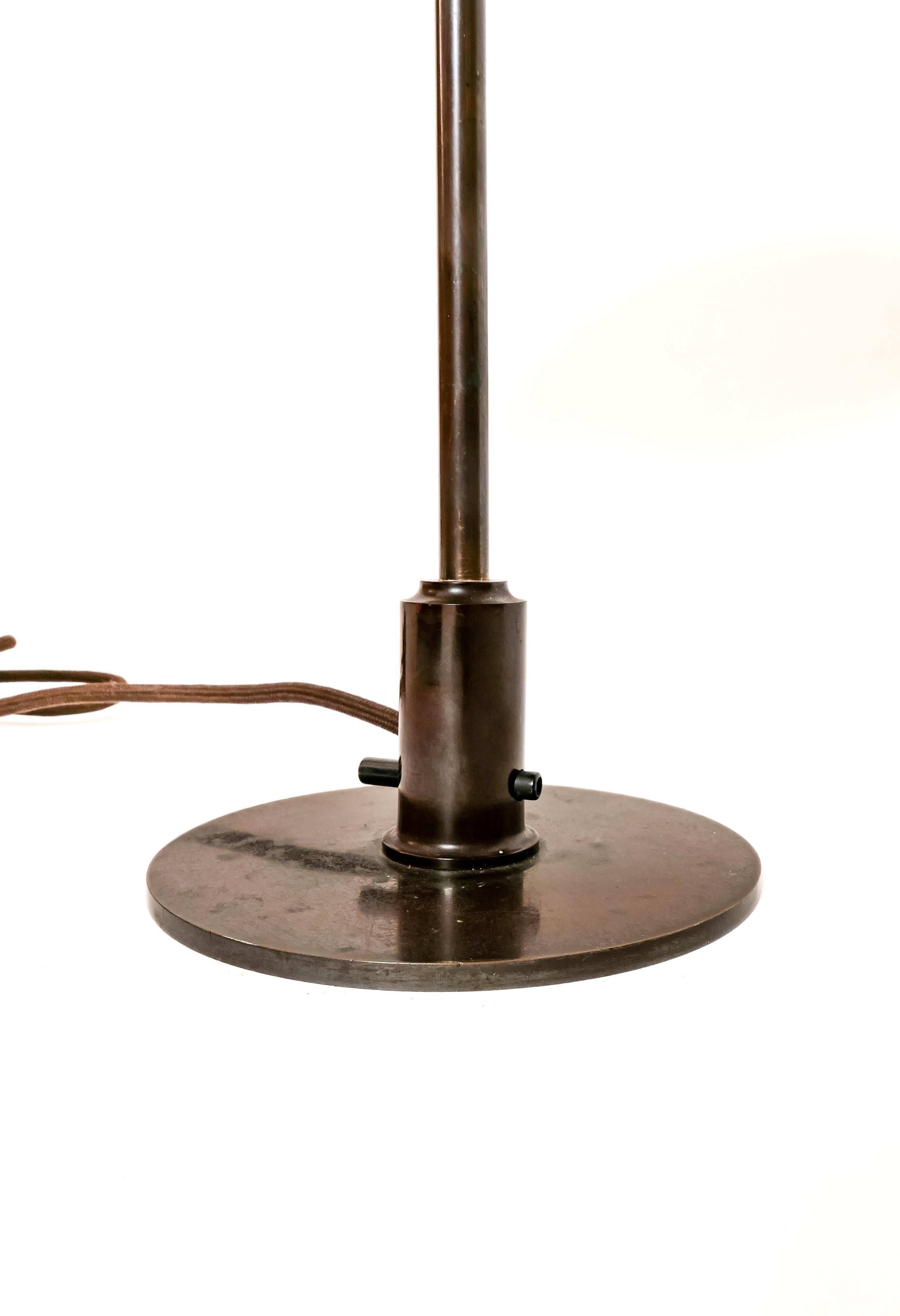 Lacquered Poul Henningsen 4/3 Table Lamp 1940s For Sale