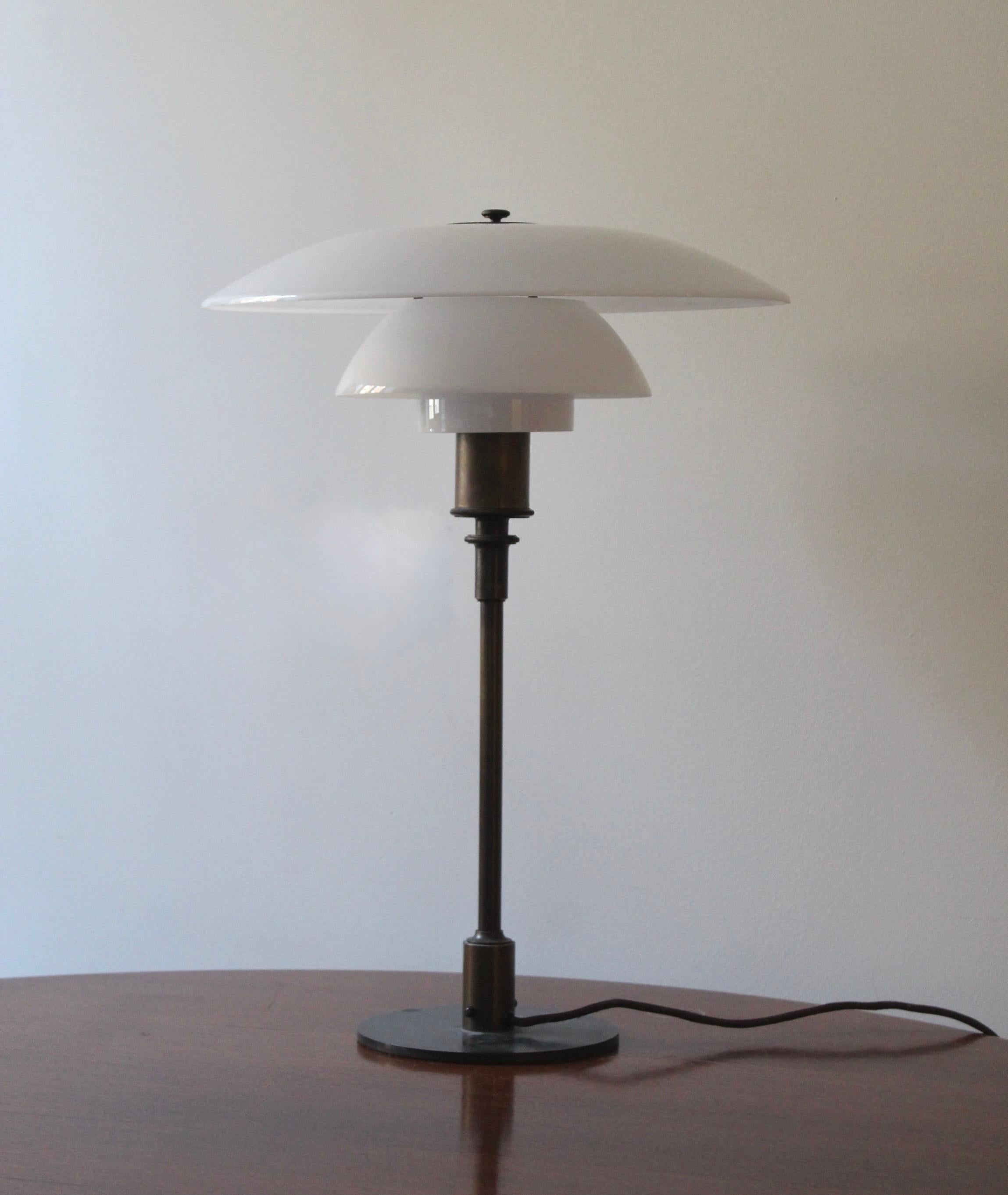 poul henningsen table lamp