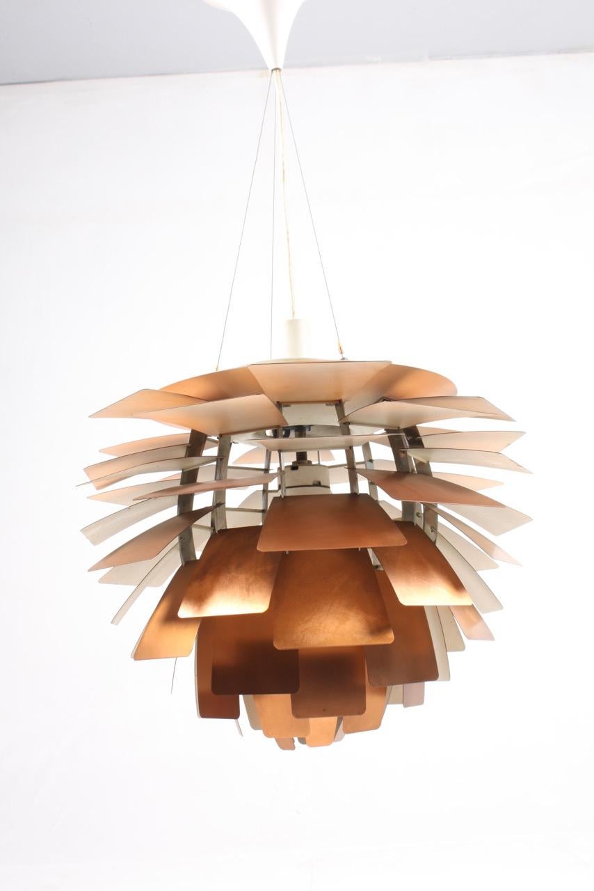 Artichoke lamp in copper by Poul Henningsen for Louis Poulsen. Designed for the Langelinie Pavillion in Copenhagen in 1957.

   