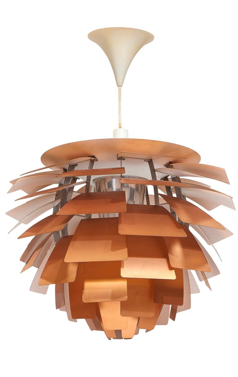 Lampada a sospensione Artichoke di Poul Henningsen per Louis Poulsen, Danimarca, circa 1957. Rame, alluminio e acciaio smaltato.