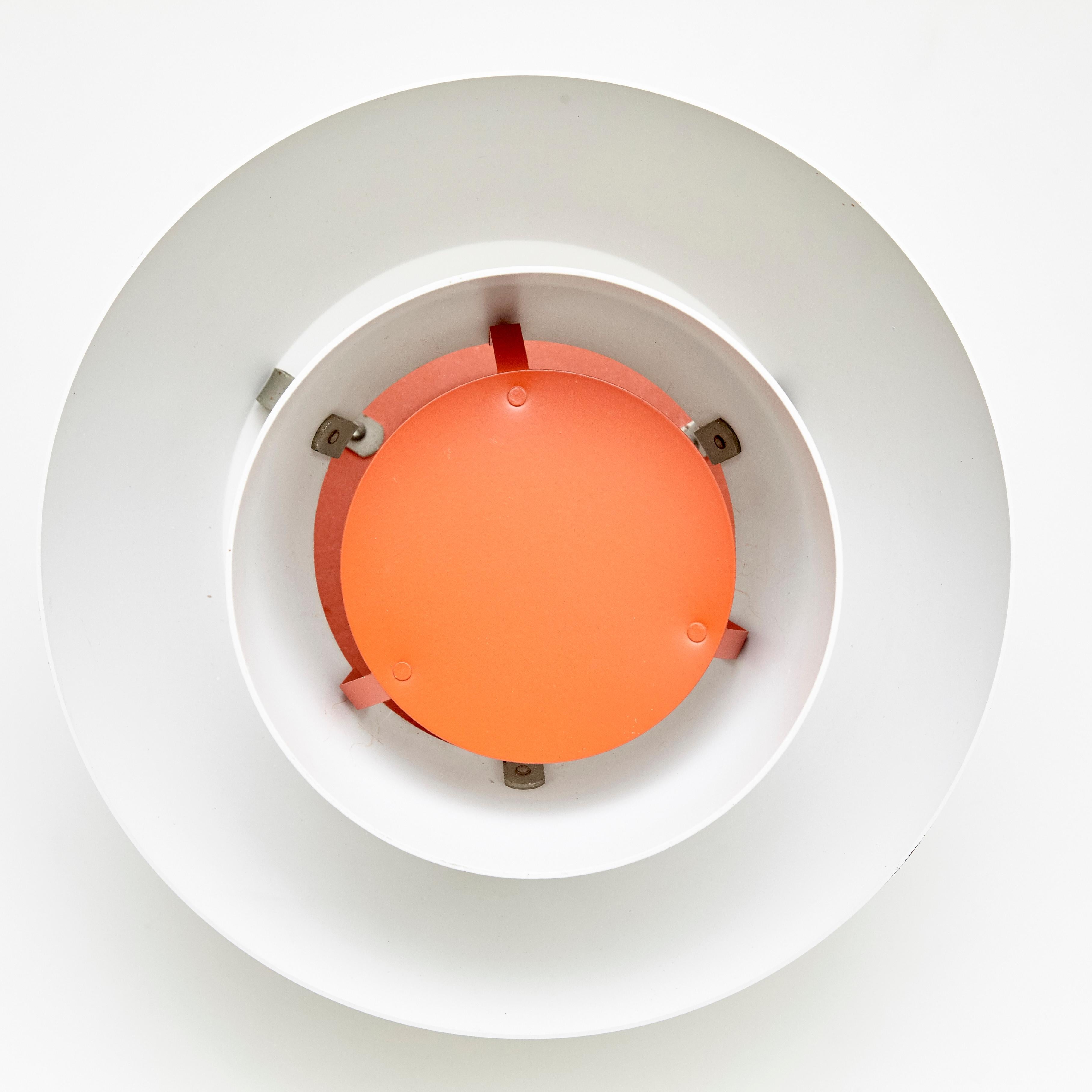 Poul Henningsen, Mid Century Modern, White and Orange Metal Ceiling Lamp 1960 In Good Condition In Barcelona, Barcelona