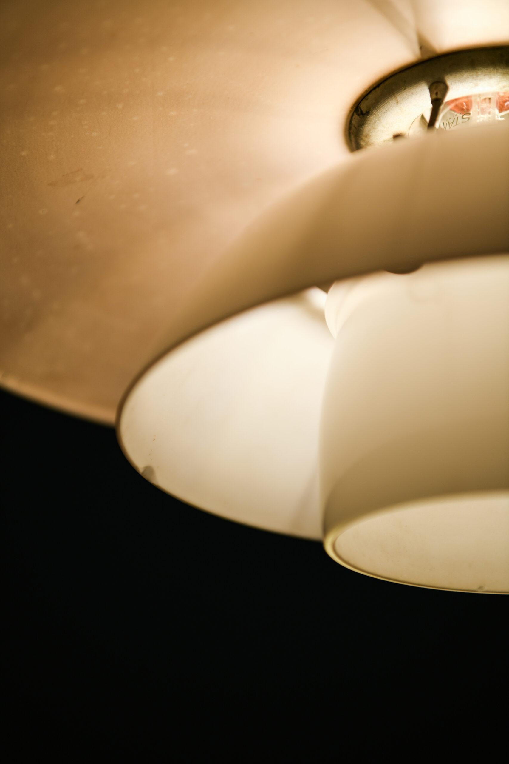 Mid-20th Century Poul Henningsen Ceiling Lamp Model PH-5/5 Produced by Louis Poulsen For Sale