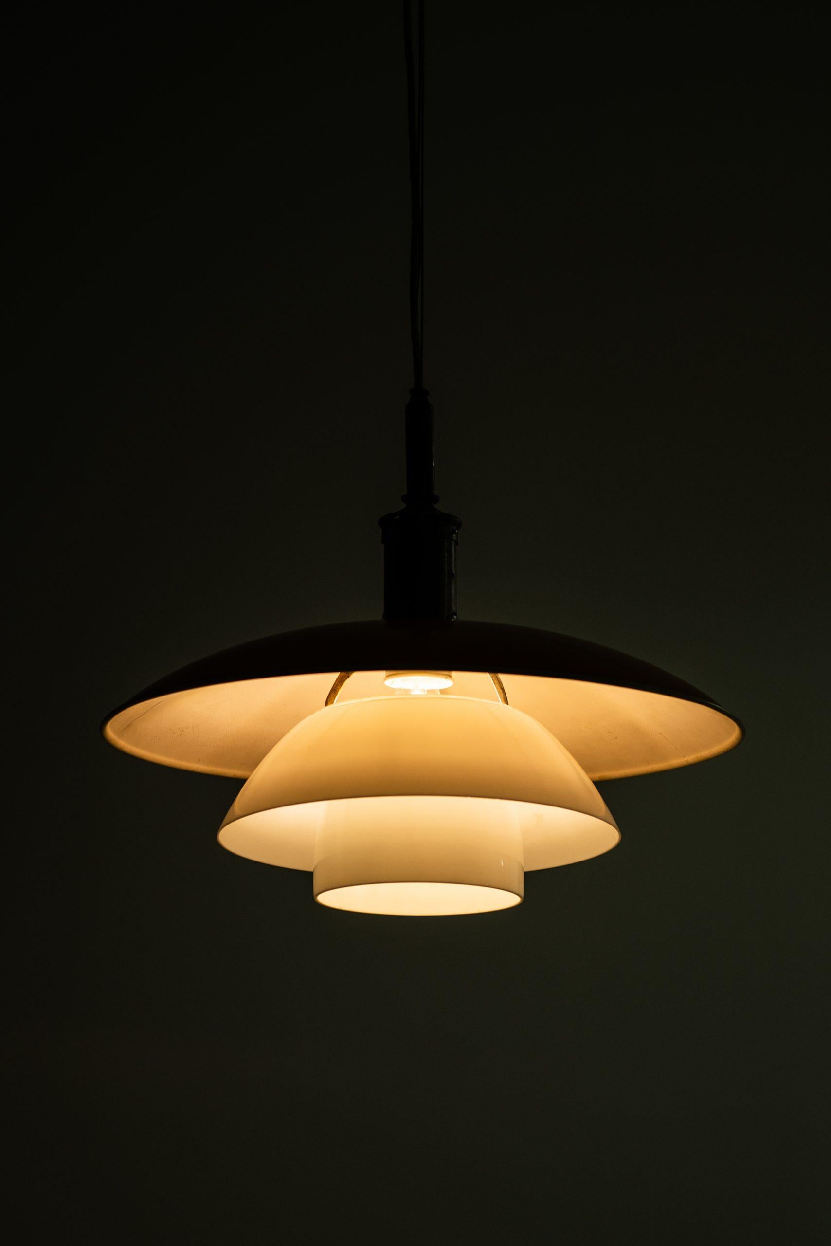 Poul Henningsen Ceiling Lamp Model PH-5/5 Produced by Louis Poulsen in Denmark For Sale 1
