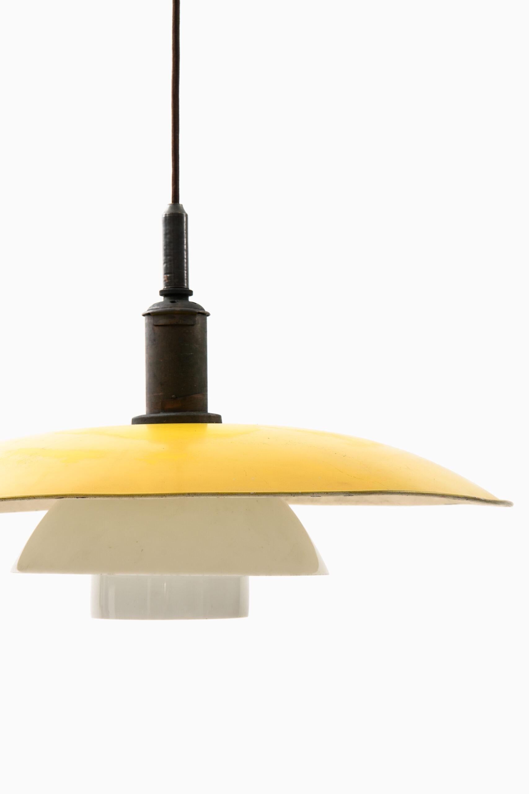 Poul Henningsen Ceiling Lamp PH-5/5 Produced by Louis Poulsen in Denmark In Good Condition In Limhamn, Skåne län
