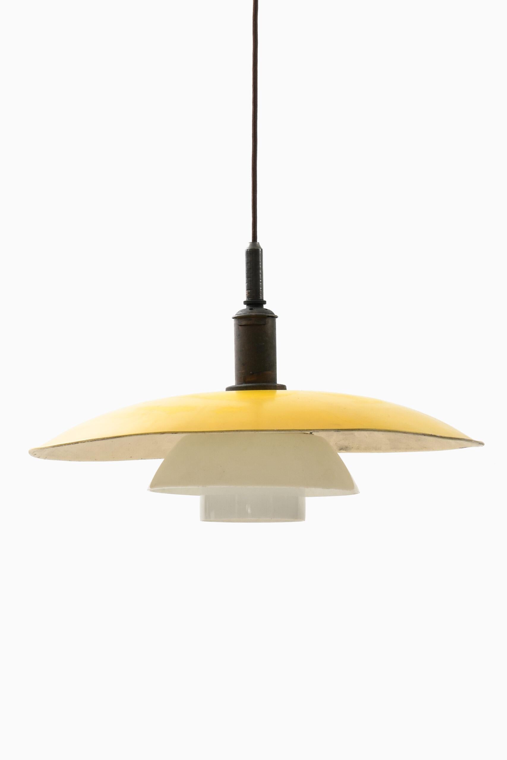 Poul Henningsen Ceiling Lamp PH-5/5 Produced by Louis Poulsen in Denmark For Sale 1