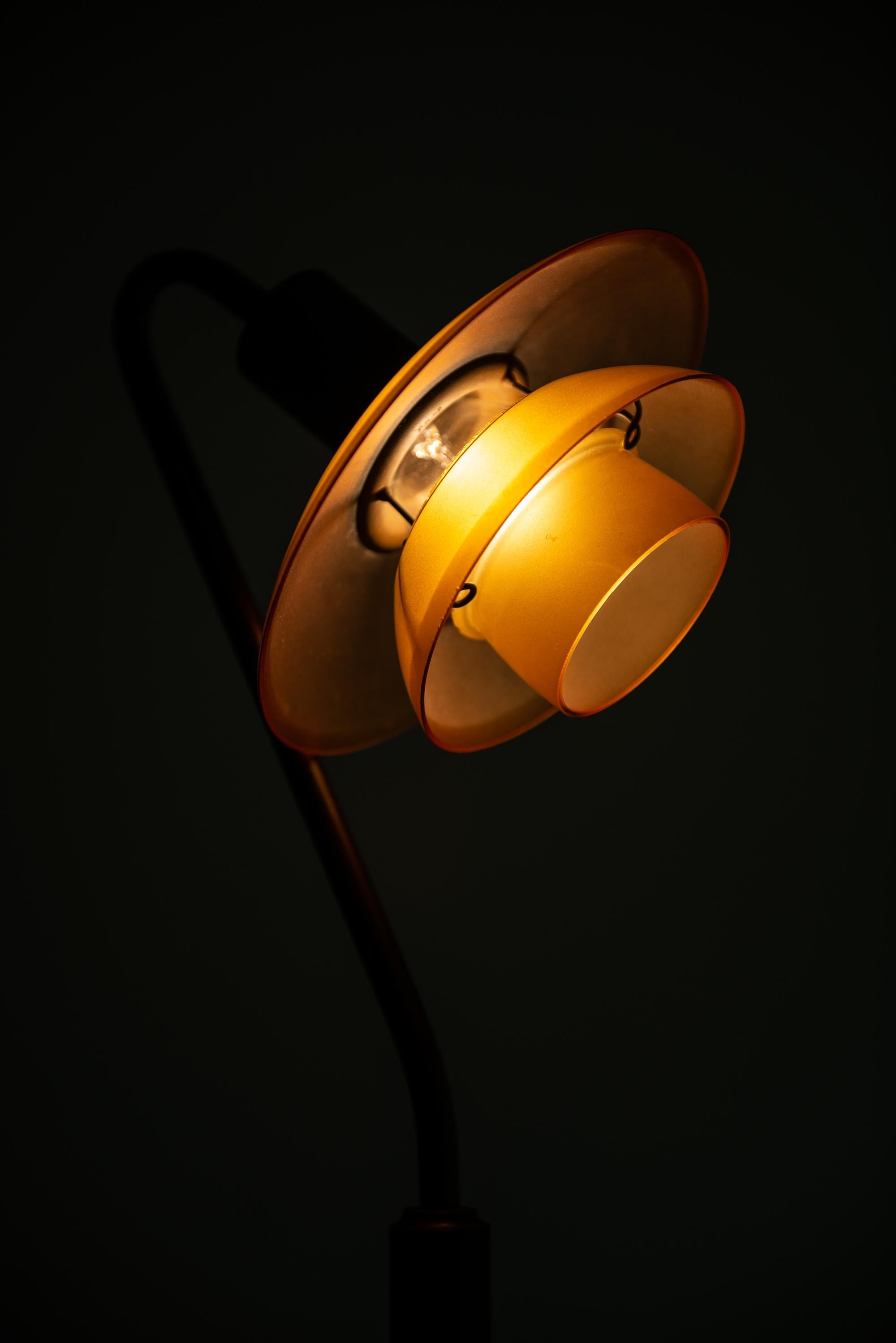 Lampe de table ancienne Poul Henningsen modèle PH-2/2 'Vintergækken' par Louis Poulsen en vente 3