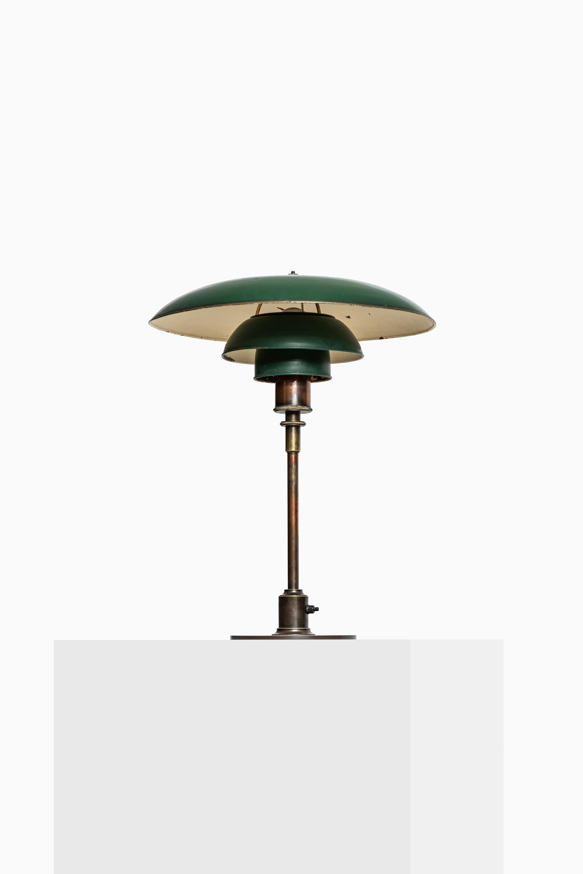 Poul Henningsen Early Table Lamp Model PH-4/3 by Louis Poulsen in Denmark In Good Condition In Limhamn, Skåne län
