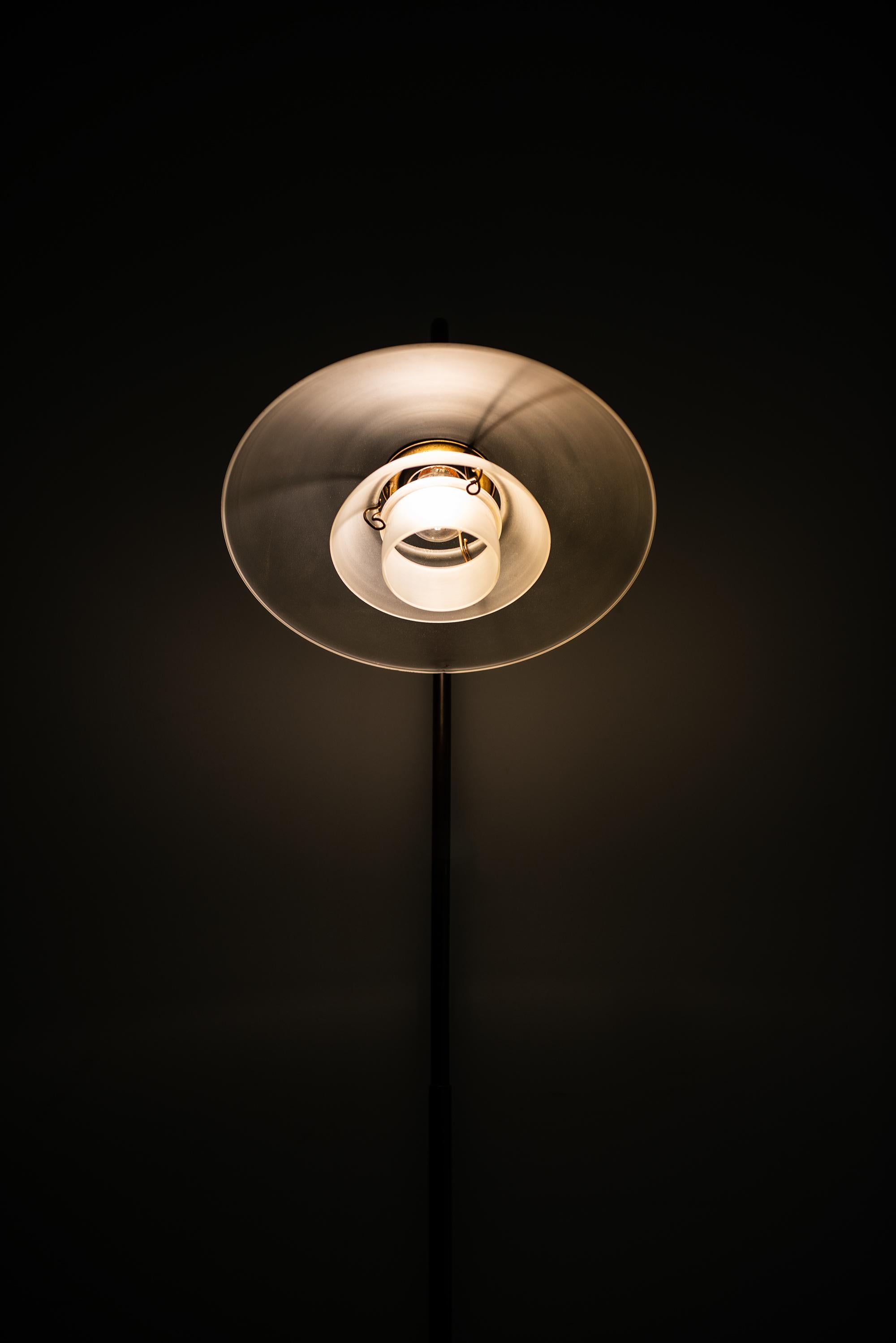 Poul Henningsen Floor Lamp Model Syvtallet by Louis Poulsen in Denmark For Sale 4