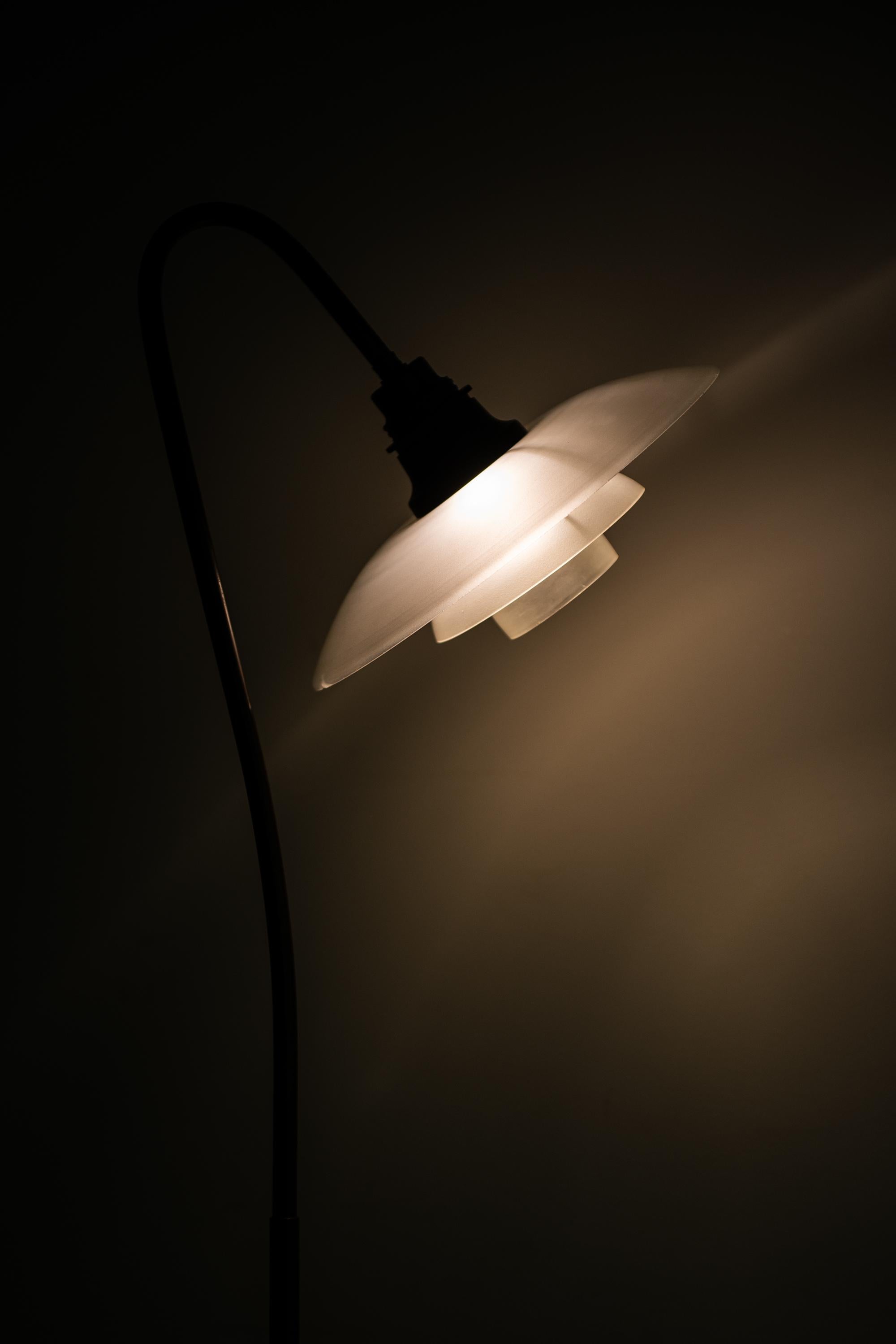 Poul Henningsen Floor Lamp Model Syvtallet by Louis Poulsen in Denmark For Sale 5