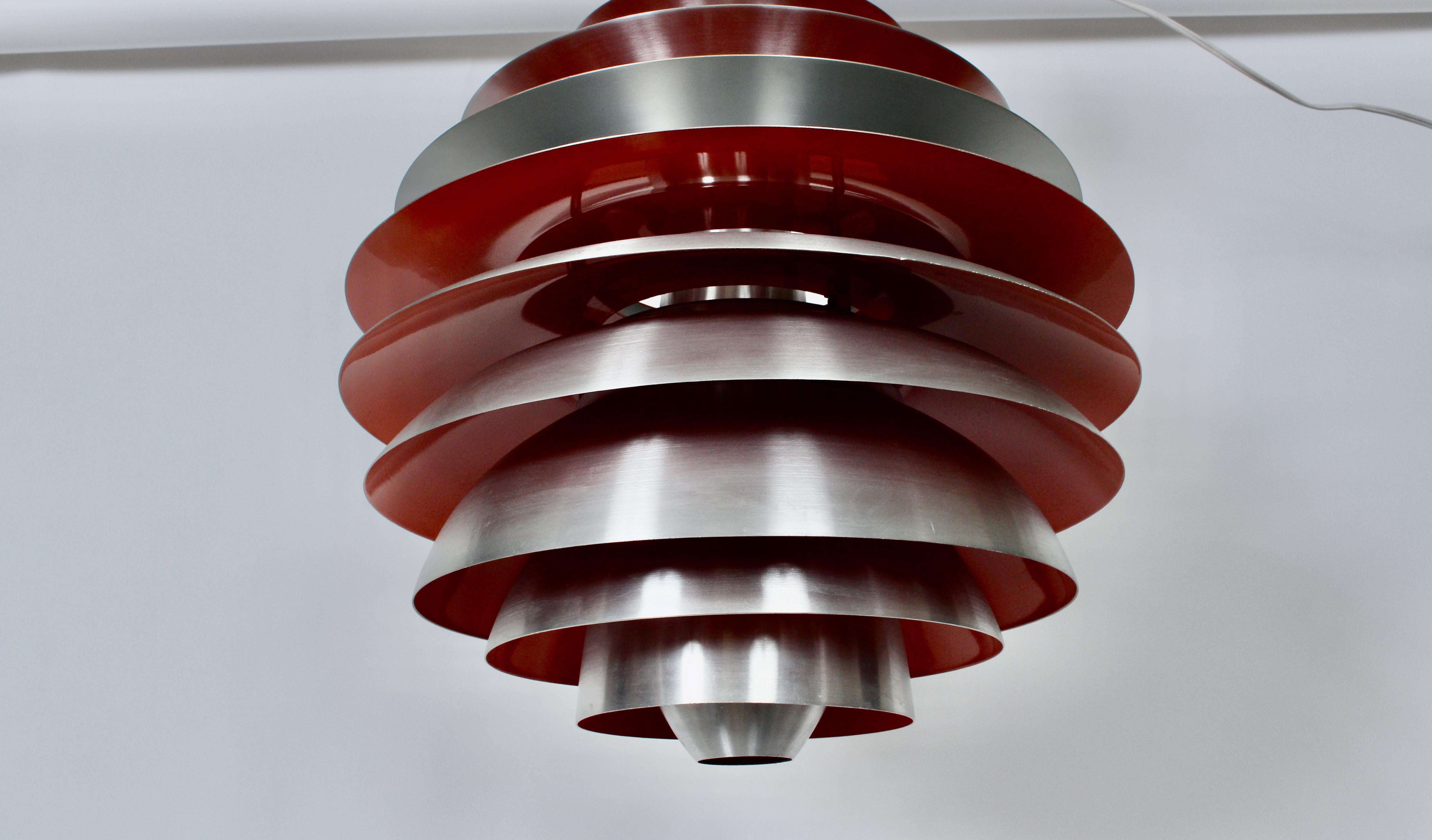 Großererer Poul Henningsen für Louis Poulsen Louvre-Anhänger aus gebürstetem Aluminium und Koralle 4