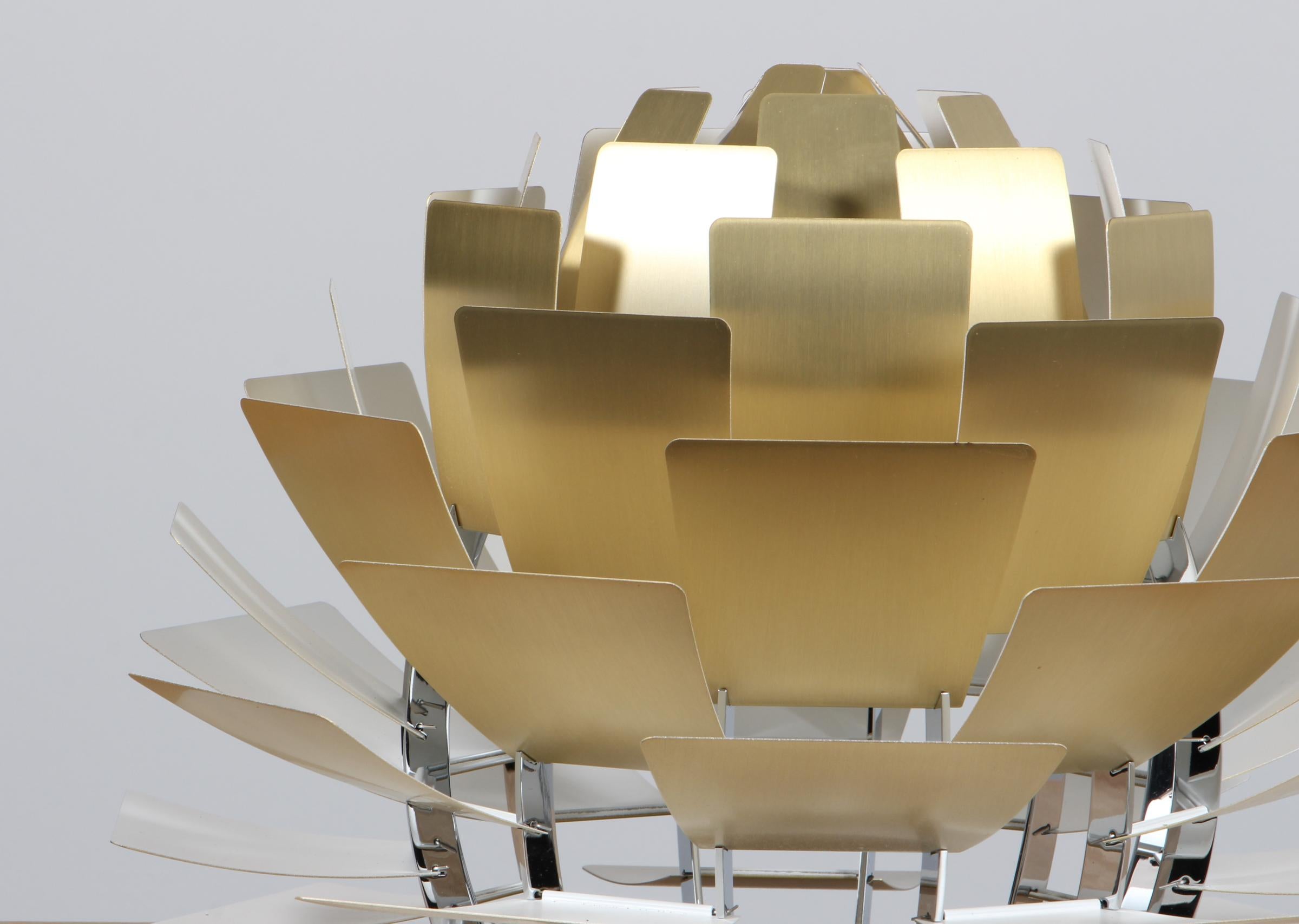 Scandinavo moderno Poul Henningsen per Louis Poulsen Pendente 'PH Artichoke' in ottone Ø. 48 in vendita