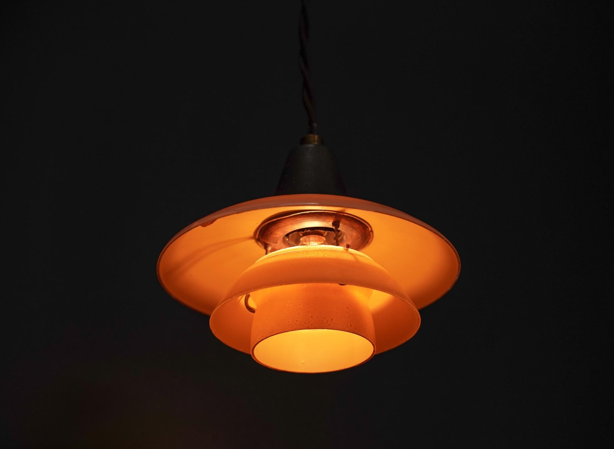 Poul Henningsen Ciondolo Petite Amber, Modello 1/1 In condizioni buone in vendita a Los Angeles, CA