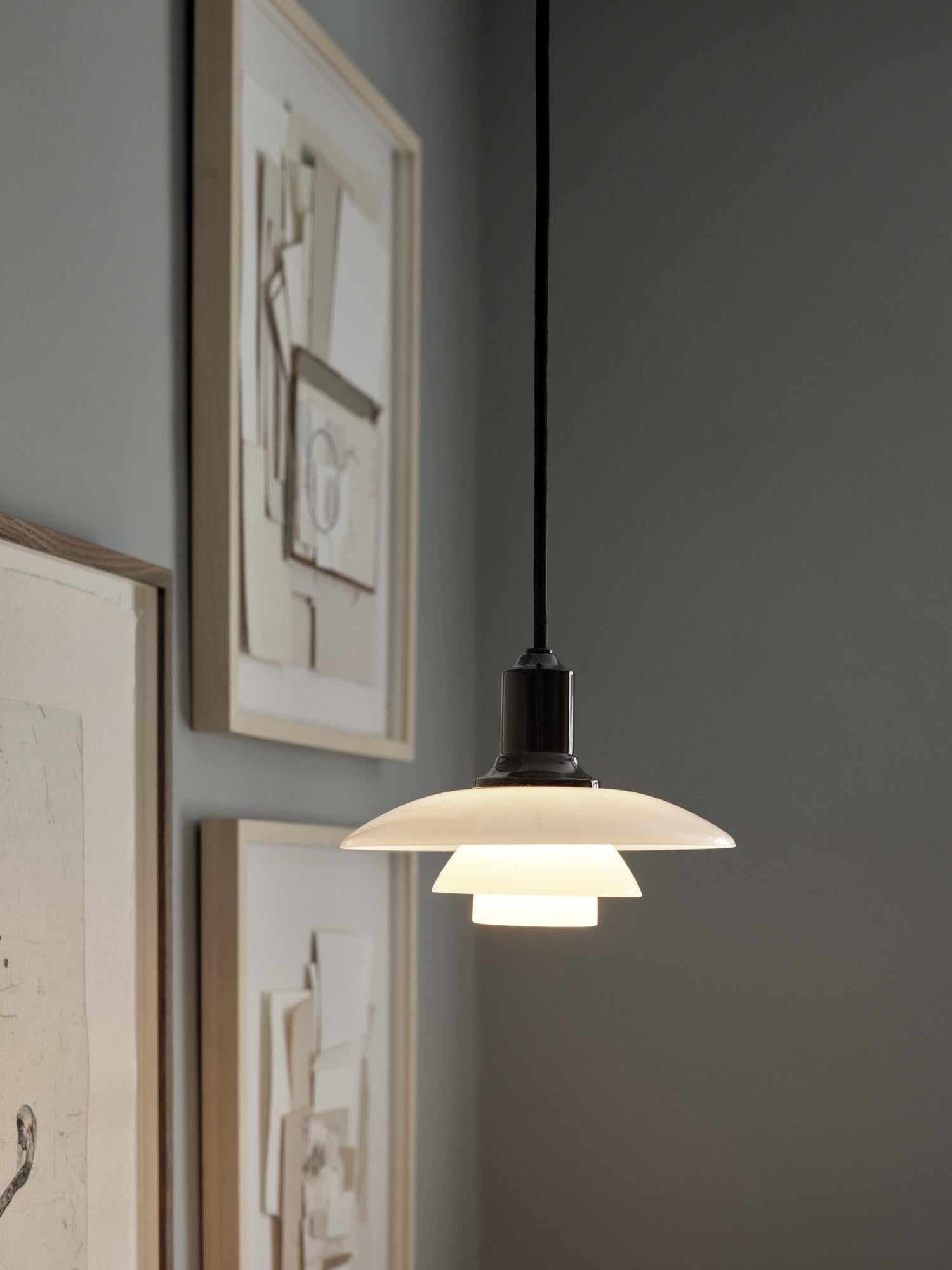 Scandinave moderne Lampe à suspension en verre PH 2/1 Poul Henningsen pour Louis Poulsen en noir métallisé en vente