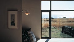 Lampada da parete in vetro opalino e cromo 'PH 2-1' di Poul Henningsen per Louis Poulsen