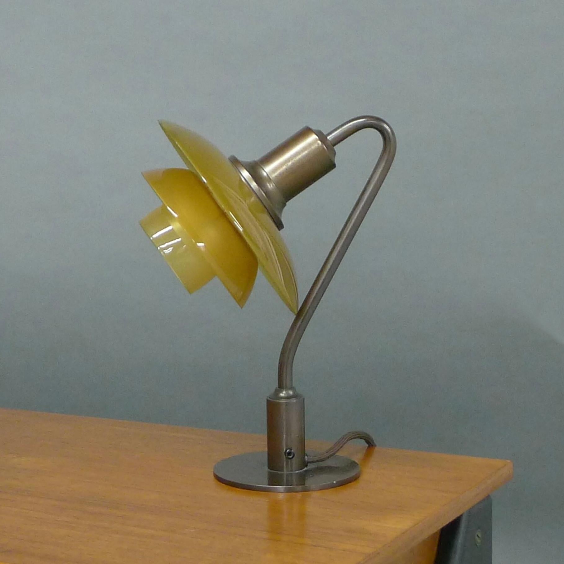 Mid-Century Modern Lampe de table Vintergaekken, Poul Henningsen, PH-2/2, Louis Poulsen, années 1930 en vente