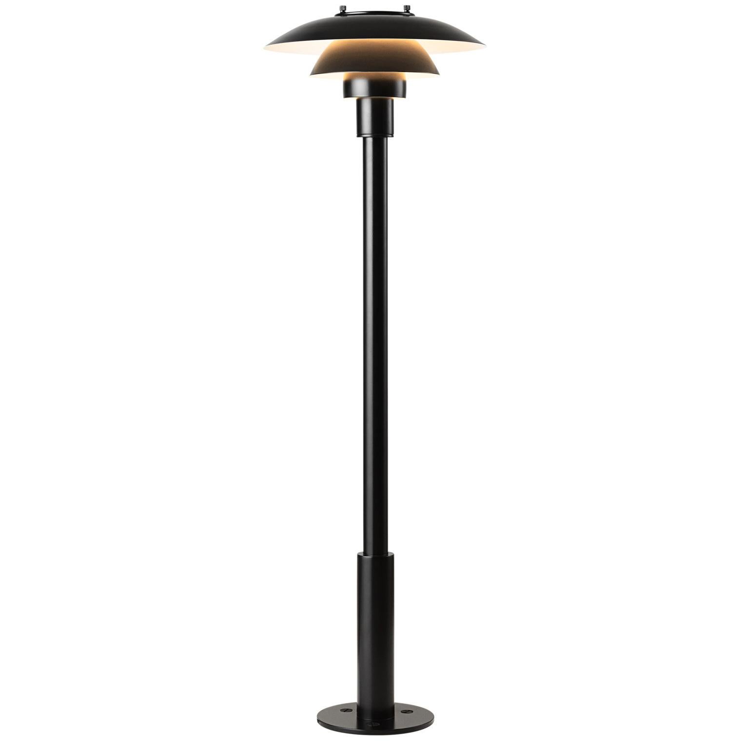 Poul Henningsen PH 3-2 1/2 outdoor bollard for Louis Poulsen. Based on Poul Henningsen's revolutionary reflective three-shade system, which directs the majority of the light downward. Mounted on a stepped stem, it is ideal for gardens and other
